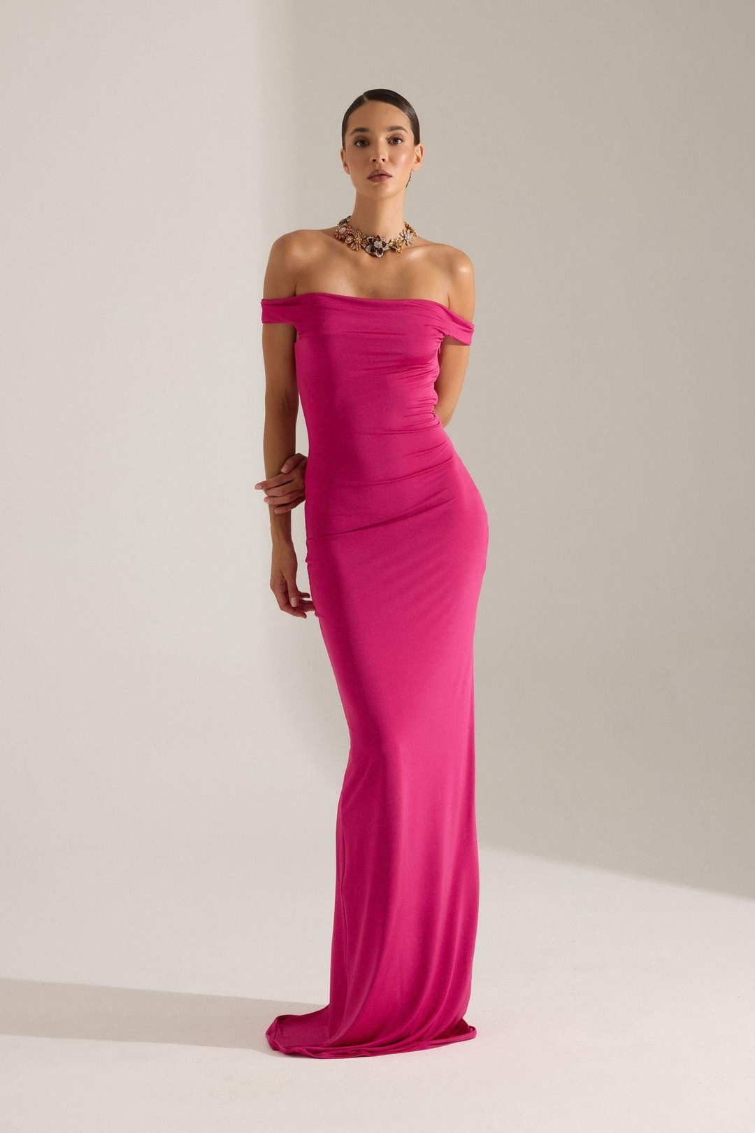 VESNA PEMBE ELBİSE