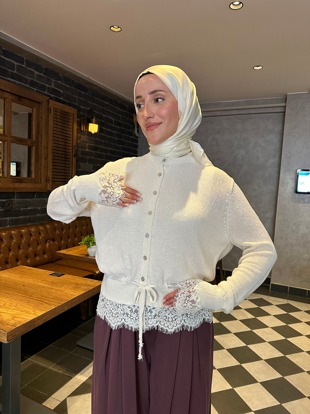 HM DANTELLİ HIRKA Beyaz