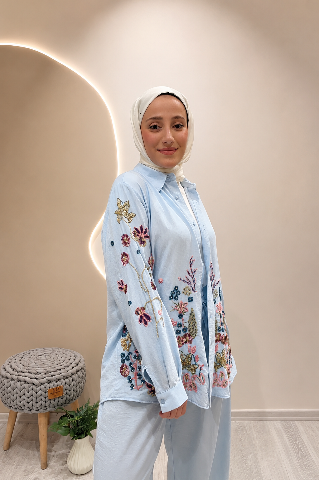 TAŞ İŞLEMELİ GÖMLEK Mavi