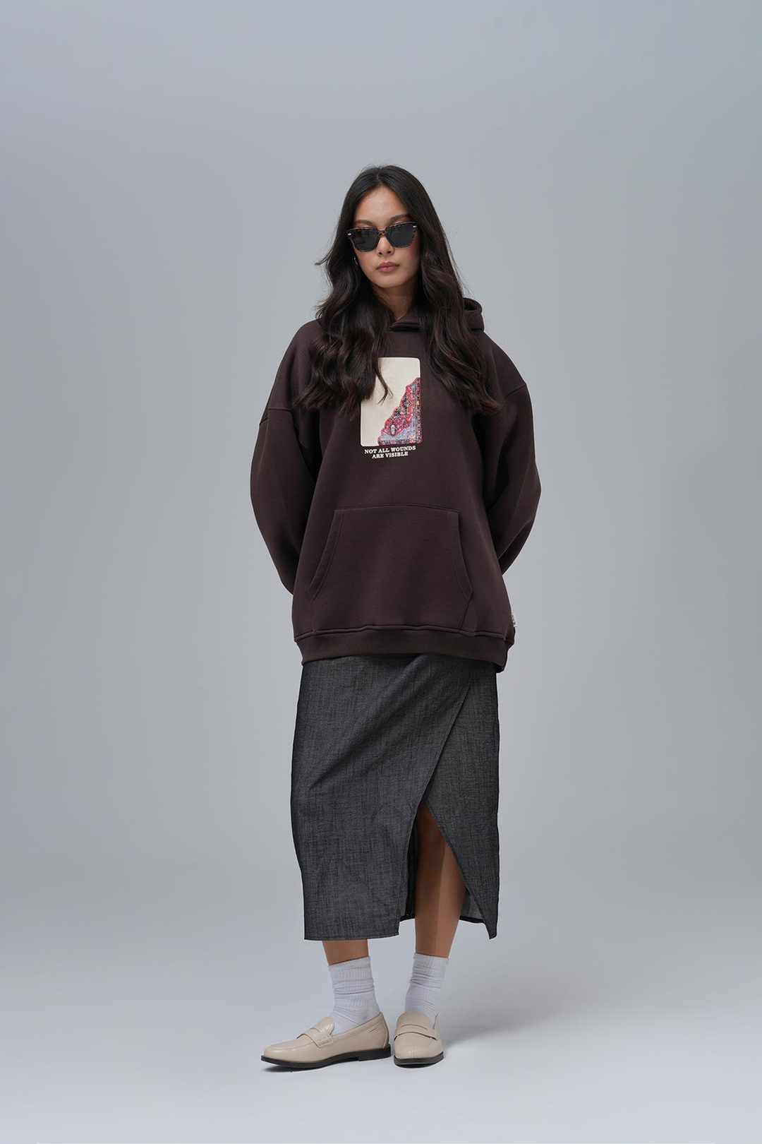Not All Wounds Are Visible Oversize Sweatshirt Kadın Kahverengi