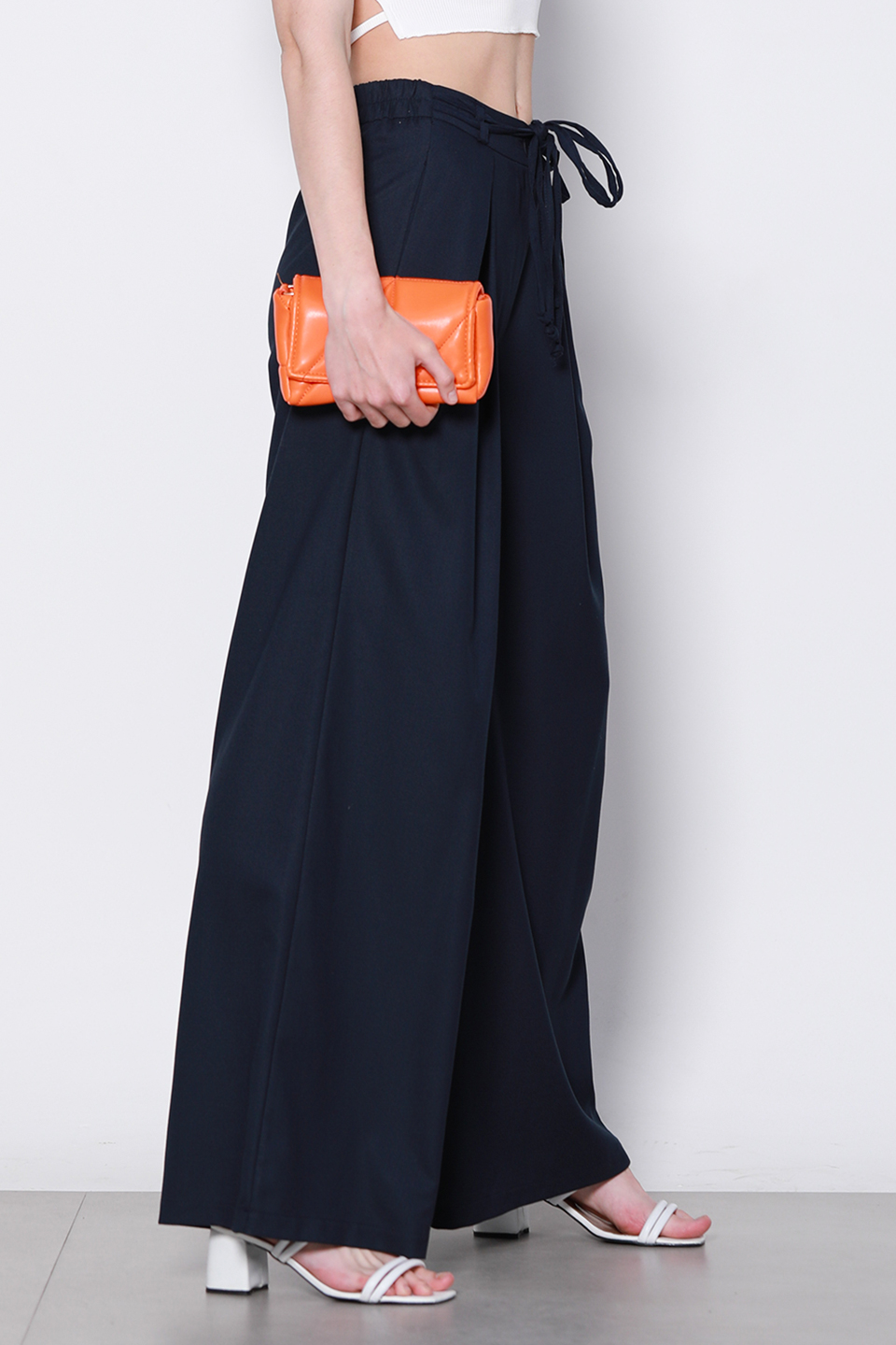 Bel bağlamalı keten pantolon-3309