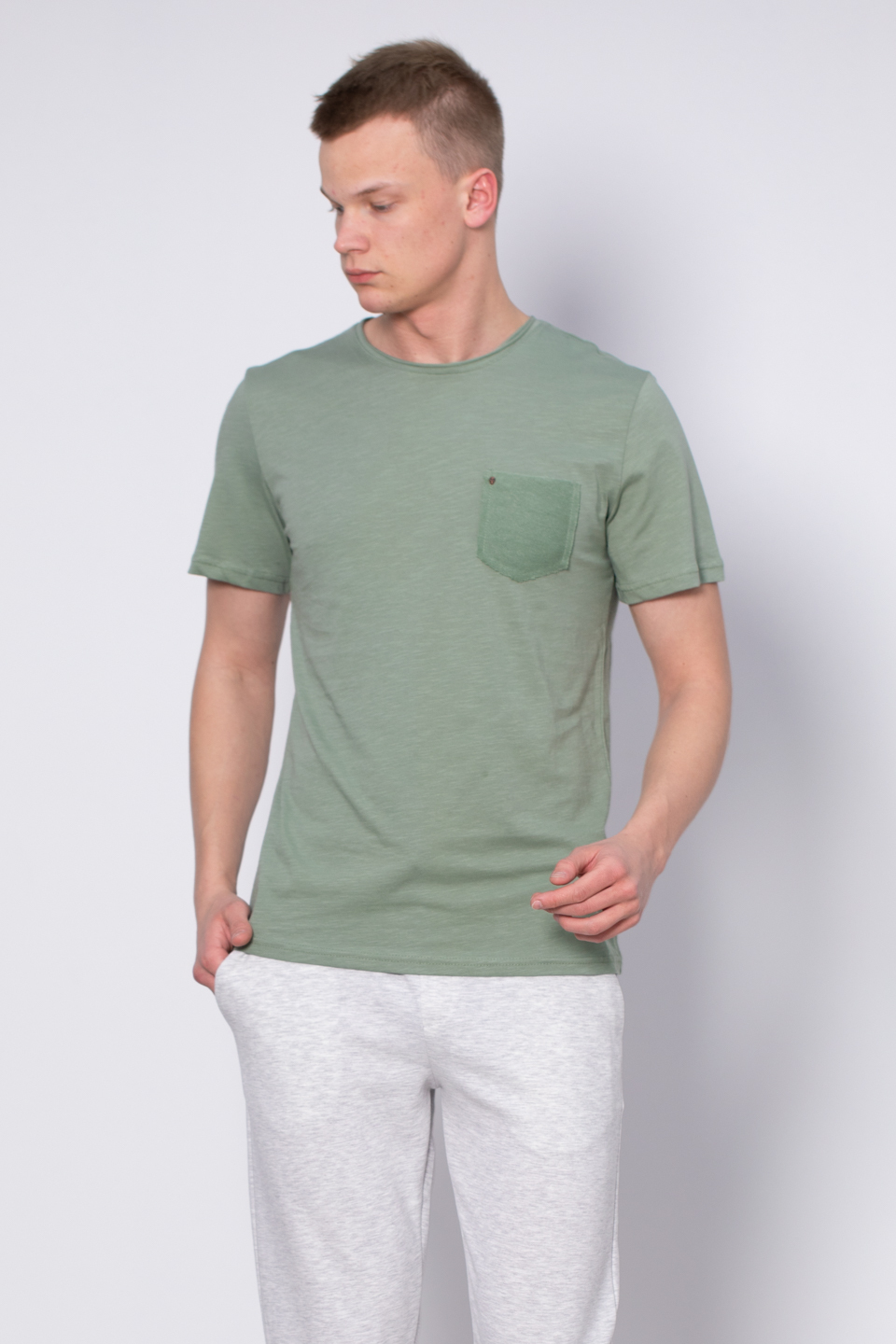 Göğüs cepli t-shirt-2000 Elma