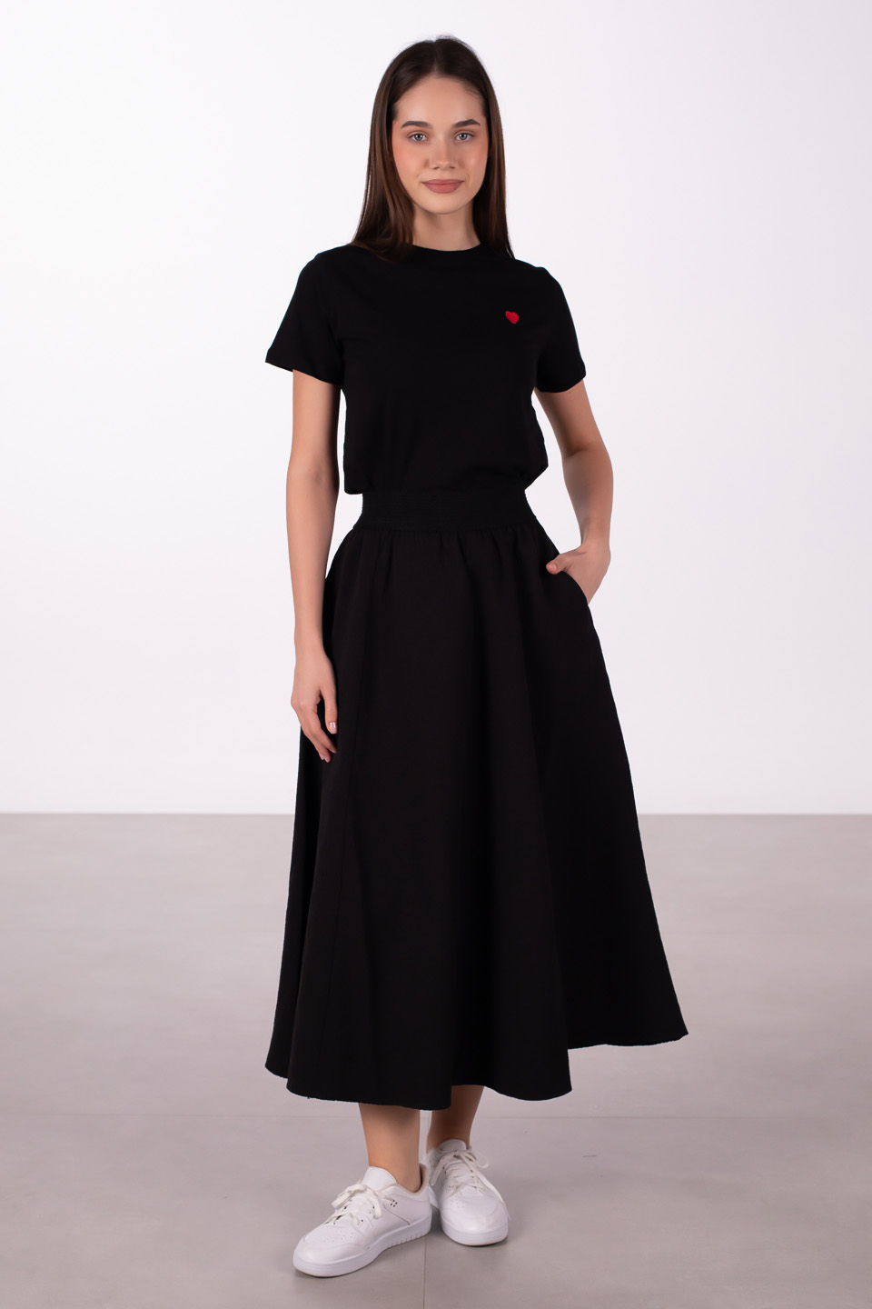 Kalp nakışlı basıc t-shirt-6338 Siyah