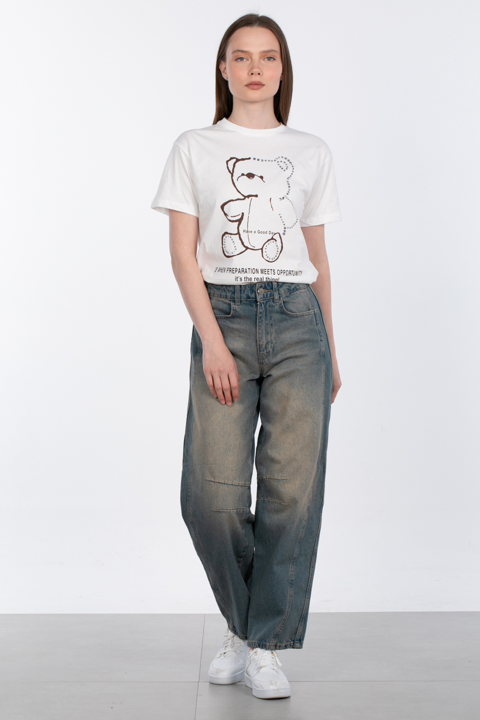 Taşlı ayı baskılı t-shirt-2504 Beyaz