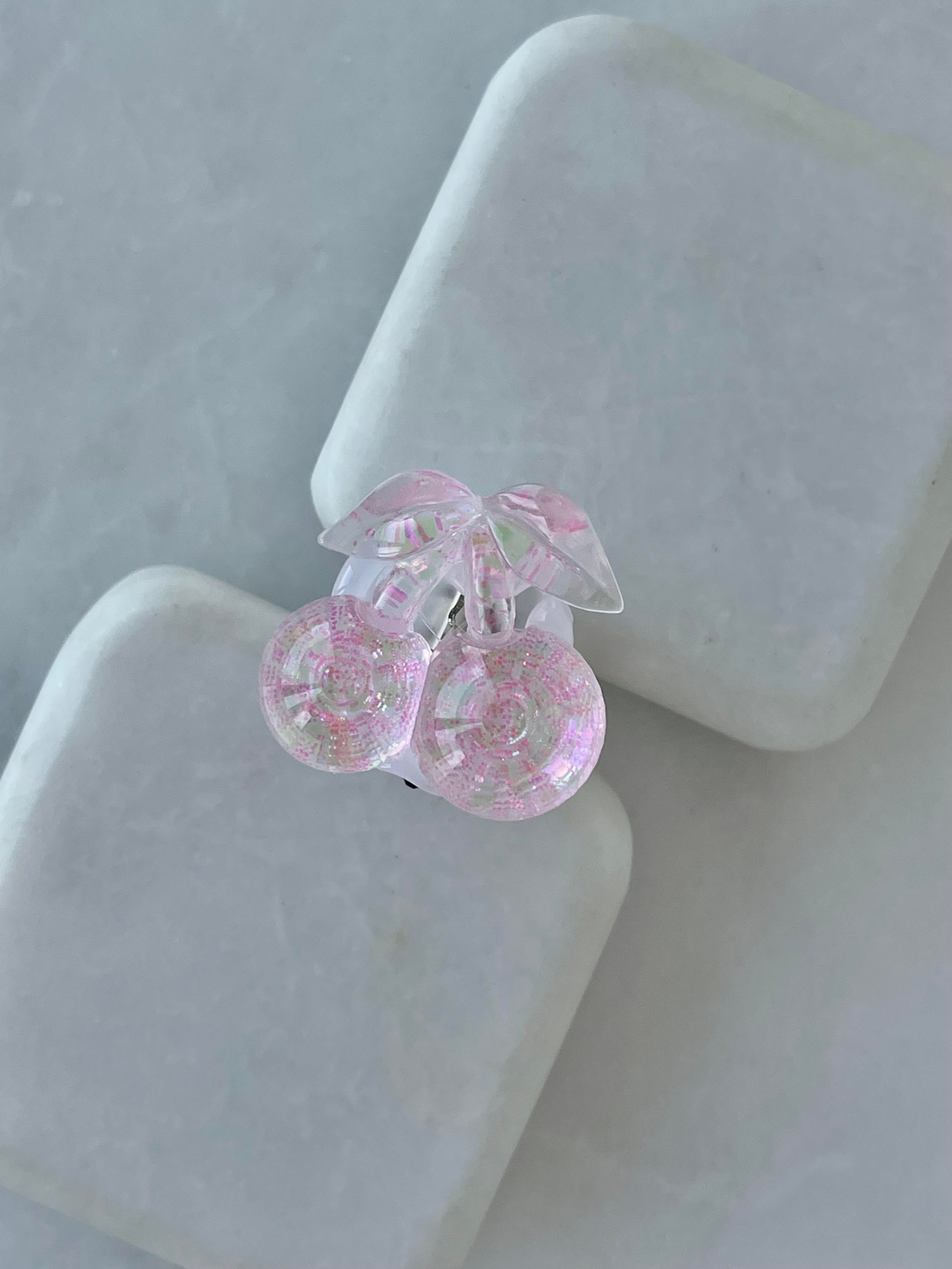 Işıklı Simli Kiraz Yüzük