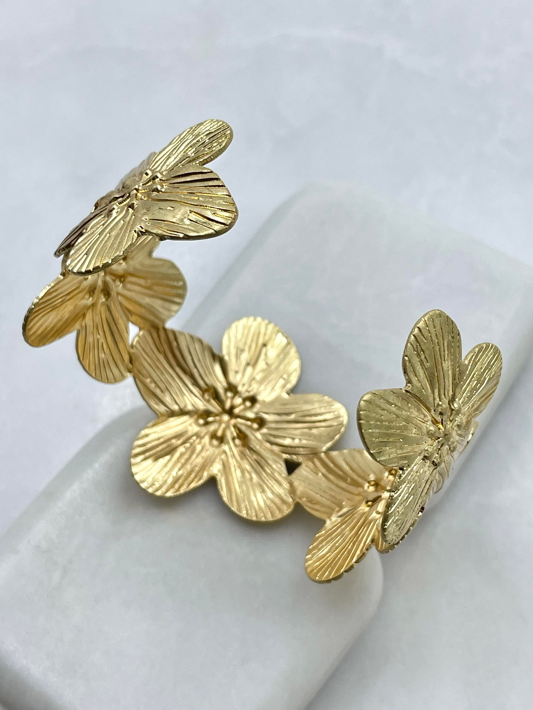 Ayarlamalı Mat Çiçek Bileklik Gold