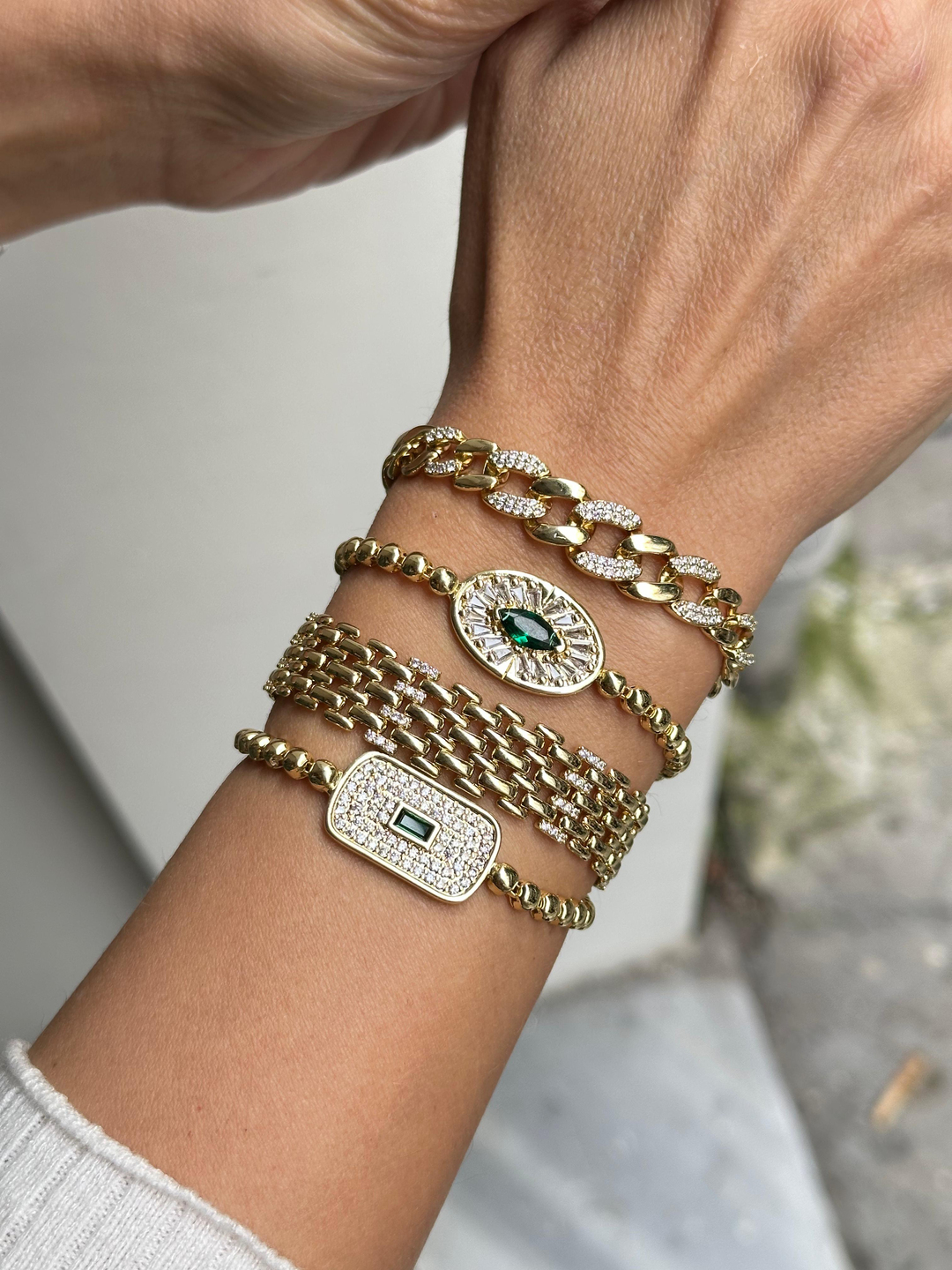 Altın Kaplama Yeşil Kristal Taşlı Daire Model Bileklik Gold