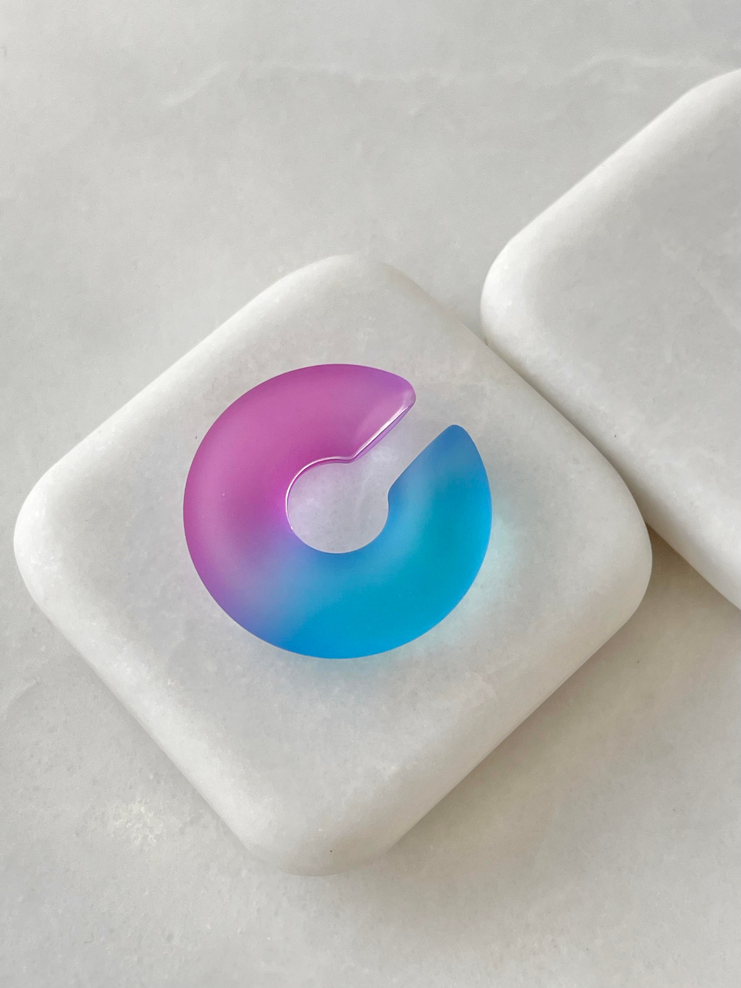 Renkli Akrilik Kıkırdak Küpe Mor