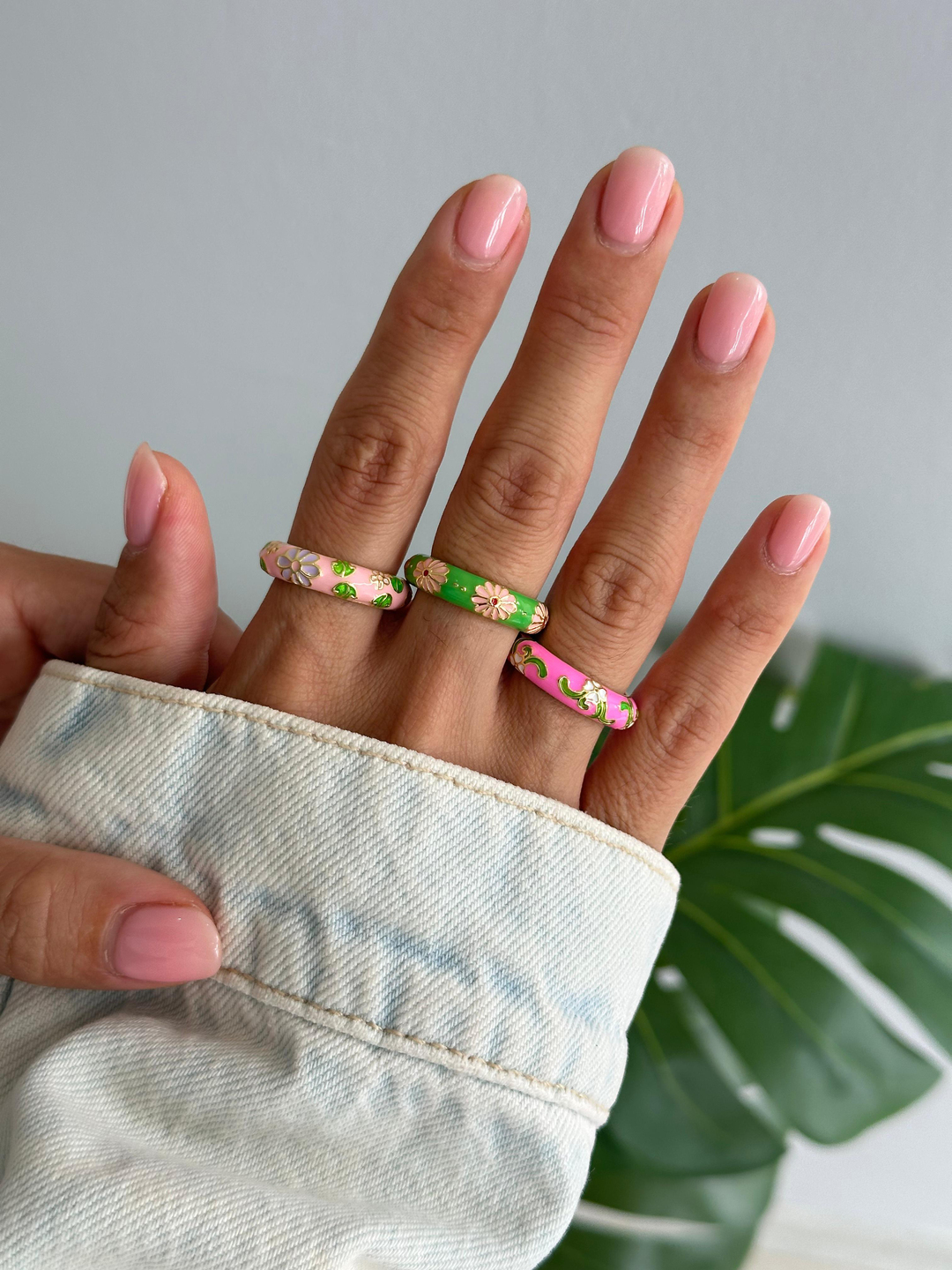 Altın Kaplama Renkli Mineli Çiçek Model Yüzük Pembe