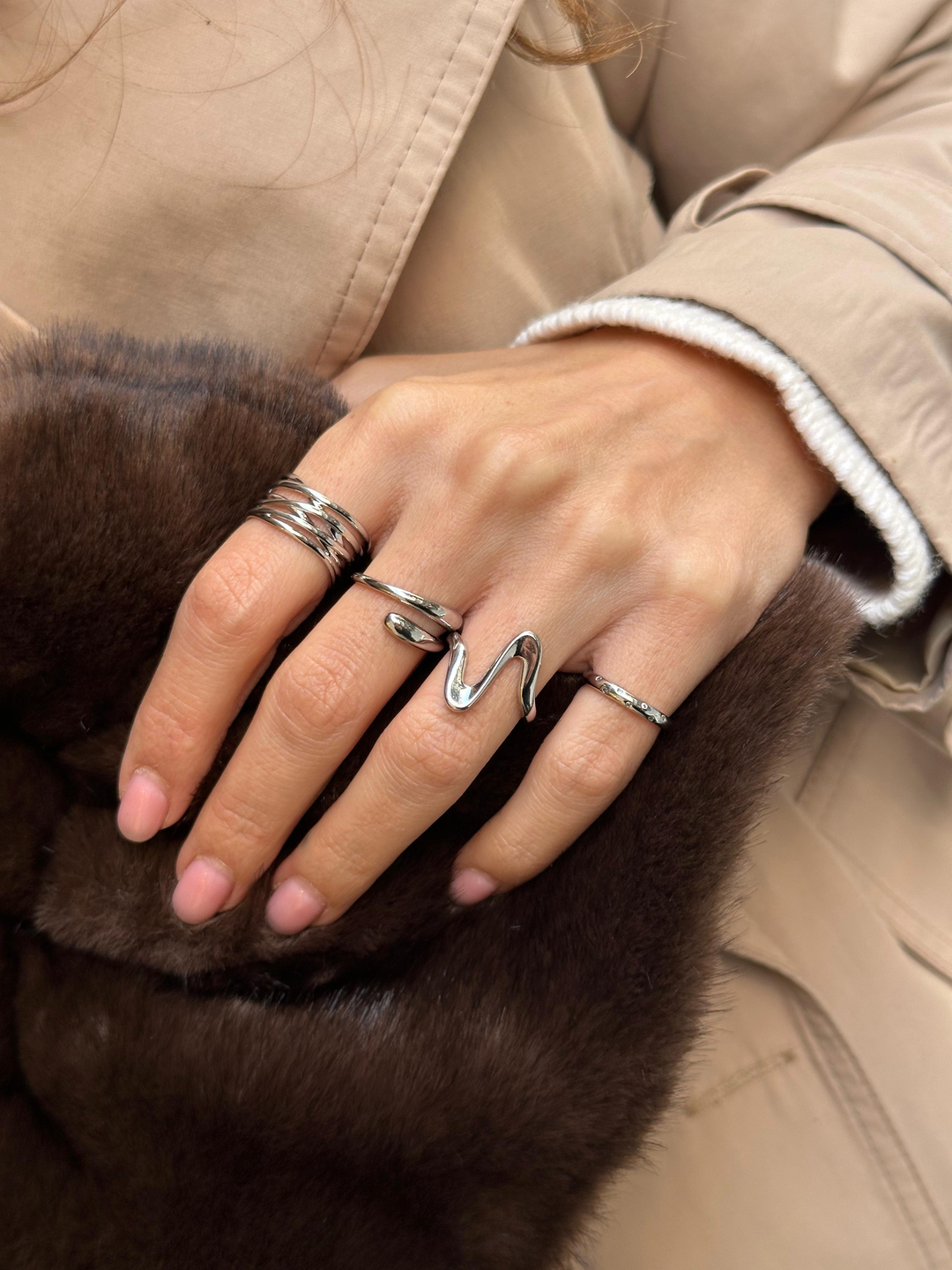 Altın Kaplama Minimal Kristal Taşlı Serçe Parmak Yüzüğü Gümüş