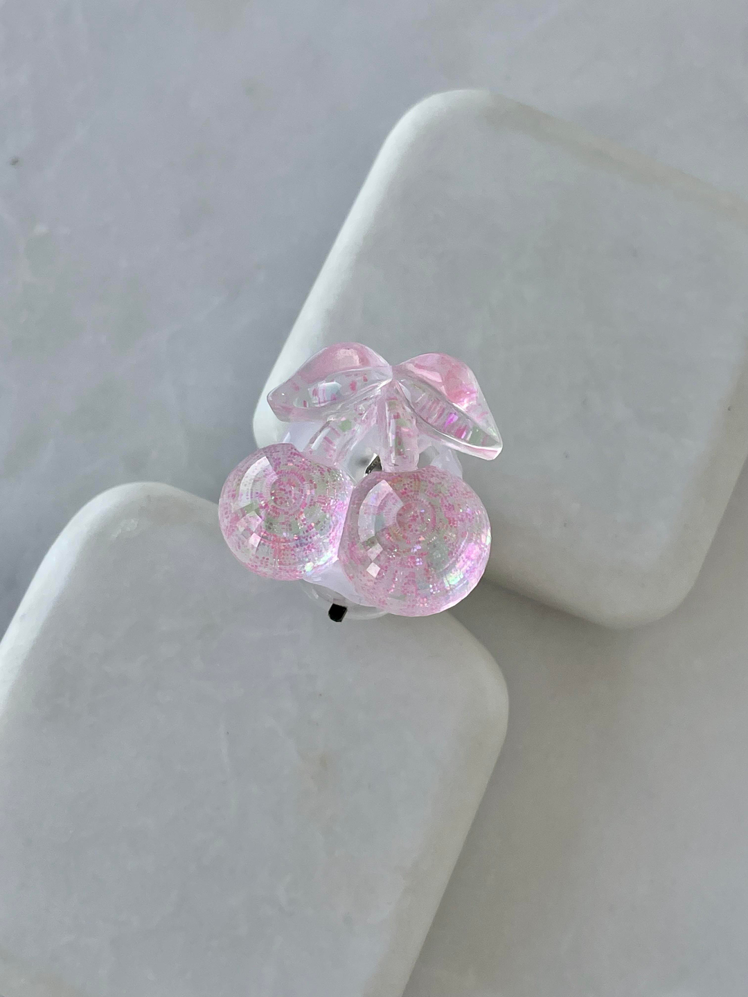 Işıklı Simli Kiraz Yüzük