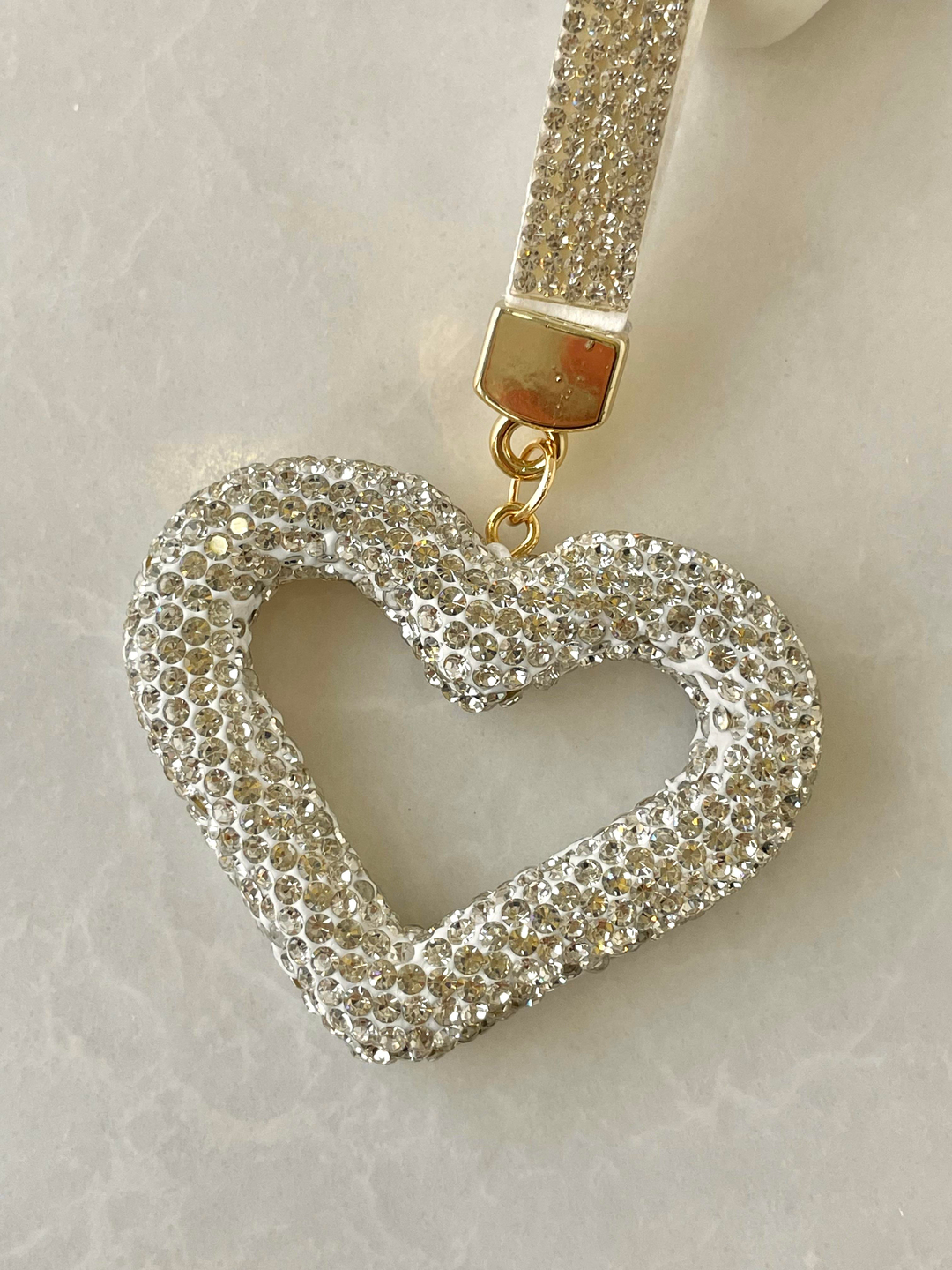 Kristal Taşlı İçi Boş Kalp Çanta Aksesuarı Gümüş