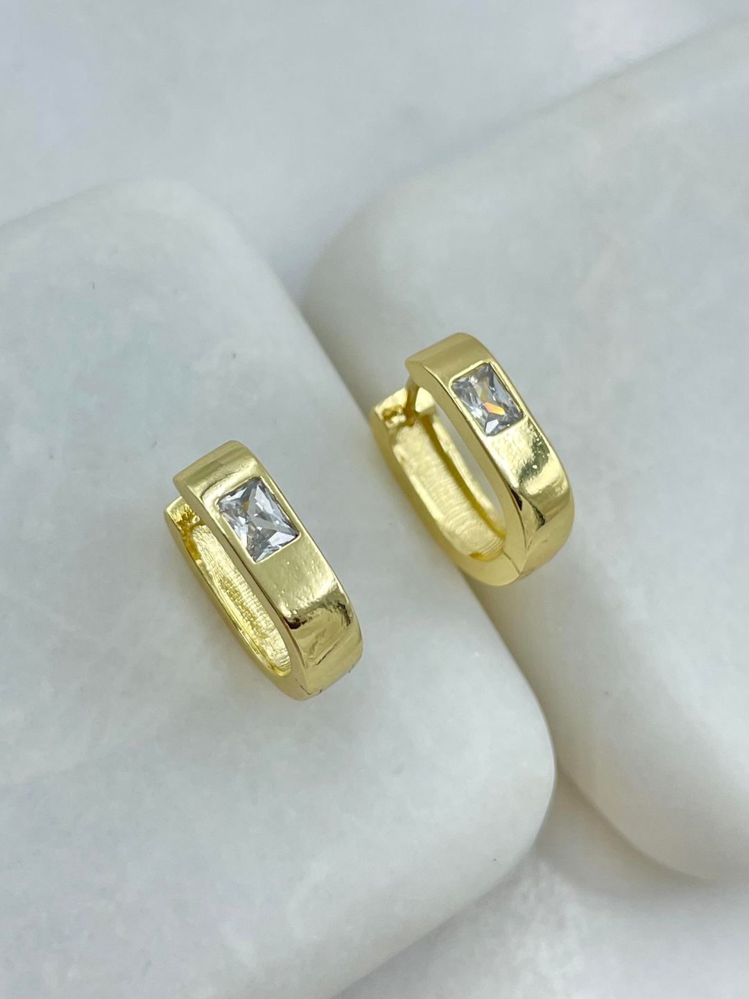 Özel Seri Kristal Taşlı Köşeli Küpe Gold