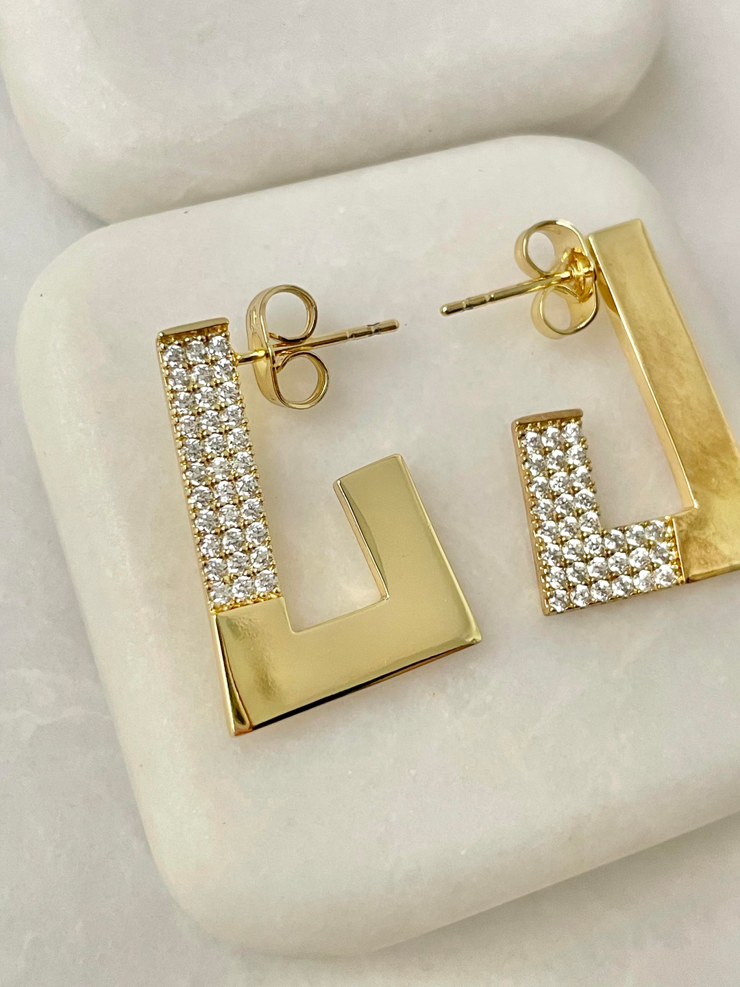 Özel Seri Zirkon Taşlı Asimetrik Tasarım Küpe Gold