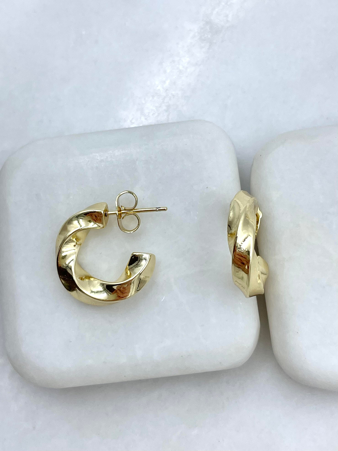 Özel Seri Sarmal C Model Küpe Gold