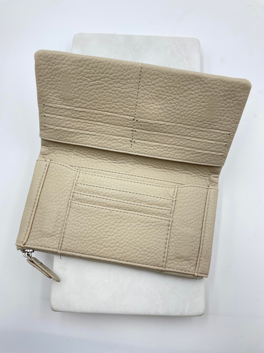 Fermuarlı Kapaklı Cüzdan Bej