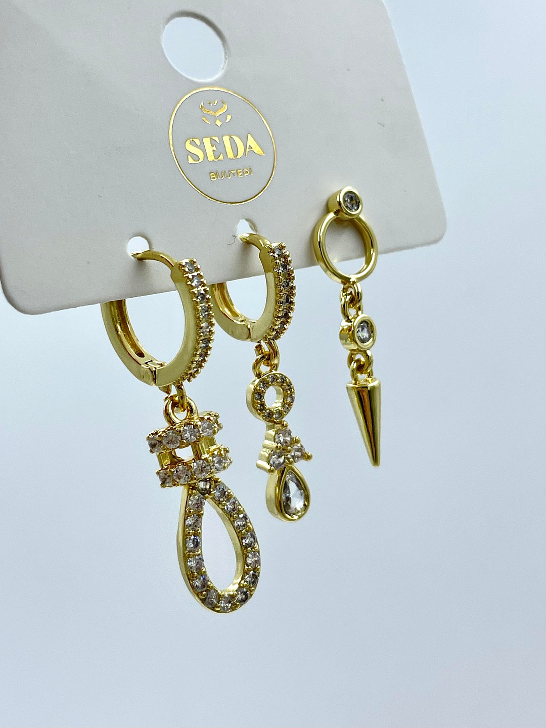 Altın Kaplama Üçlü Kristal Taşlı Su Damlası Sallantılı Set Küpe Gold