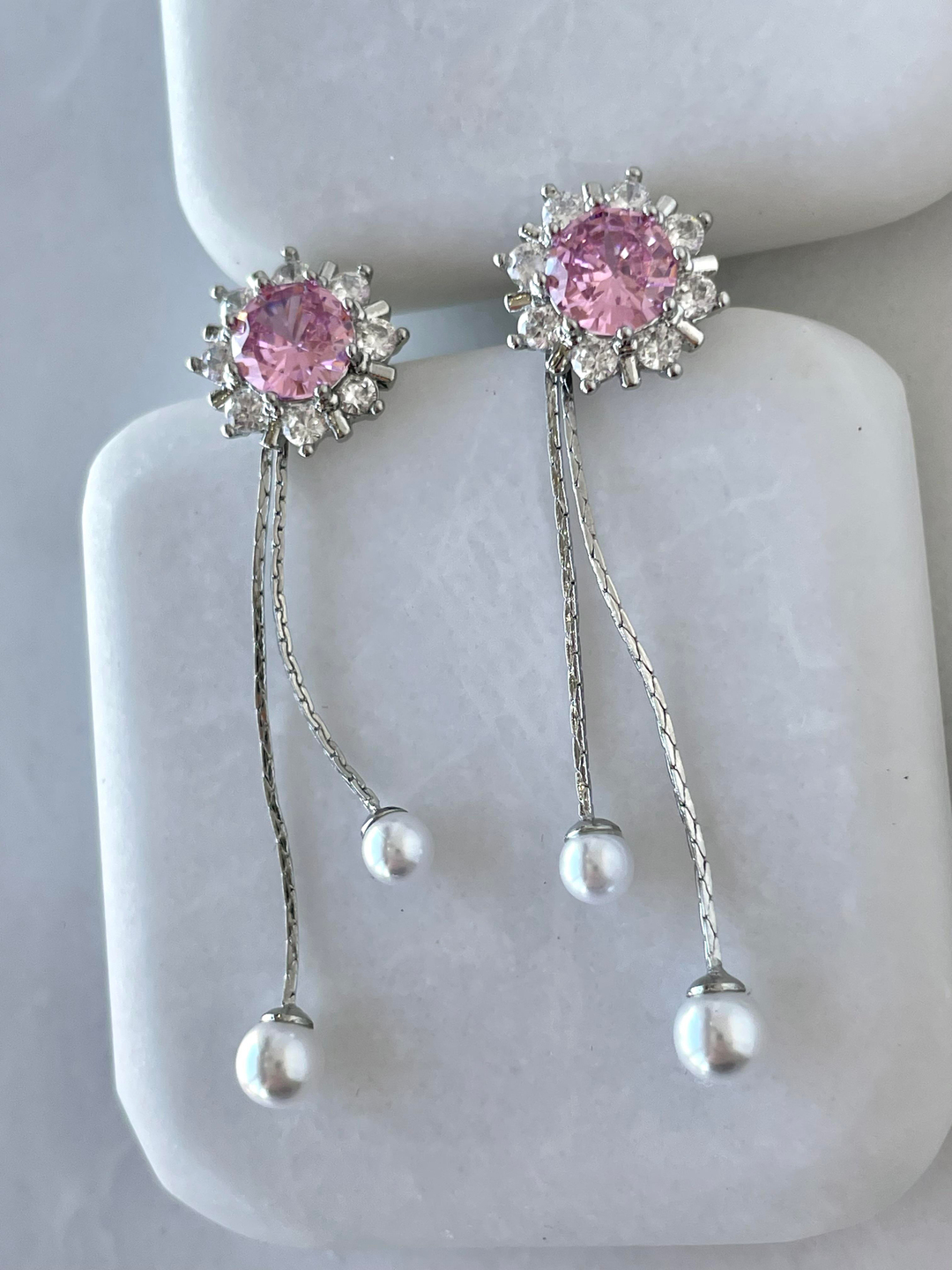 Altın Kaplama Pembe Kristal Taşlı İnci Sallantılı İkili Kullanım Küpe Gümüş