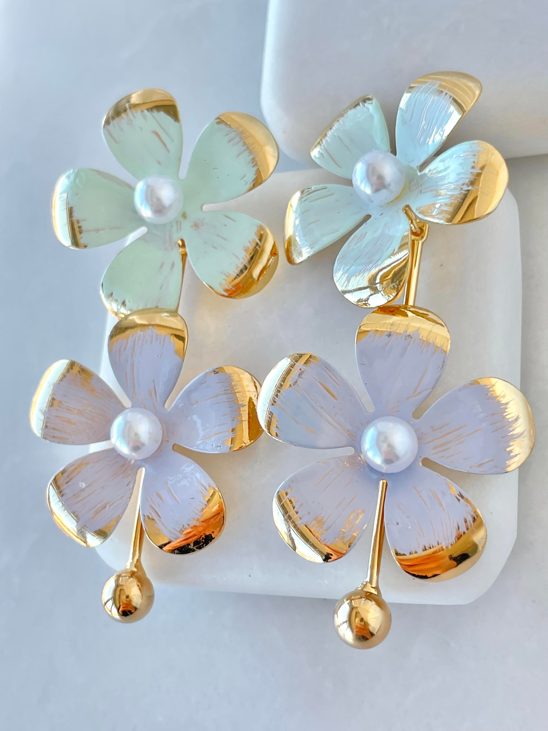 Altın Kaplama Renk Detaylı İkili Çiçek Küpe Gold