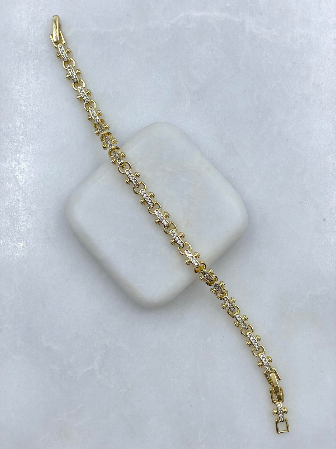 Altın Kaplama Gömme Taşlı İçi Boş Halka Geçmeli Sütun Bileklik Gold