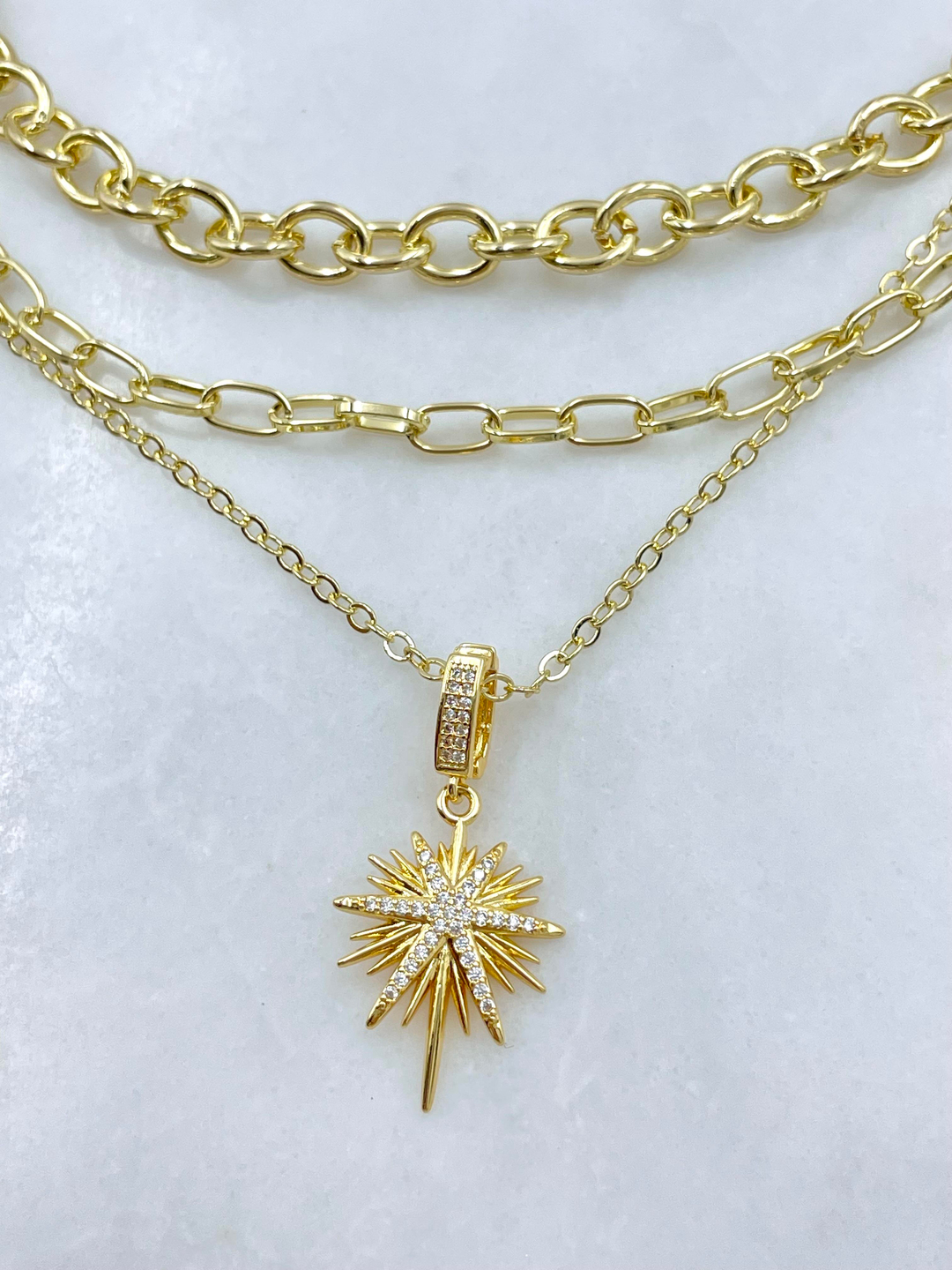 Altın Kaplama Kuzey Yıldızı Sallantılı Üçlü Zincir Kolye Gold