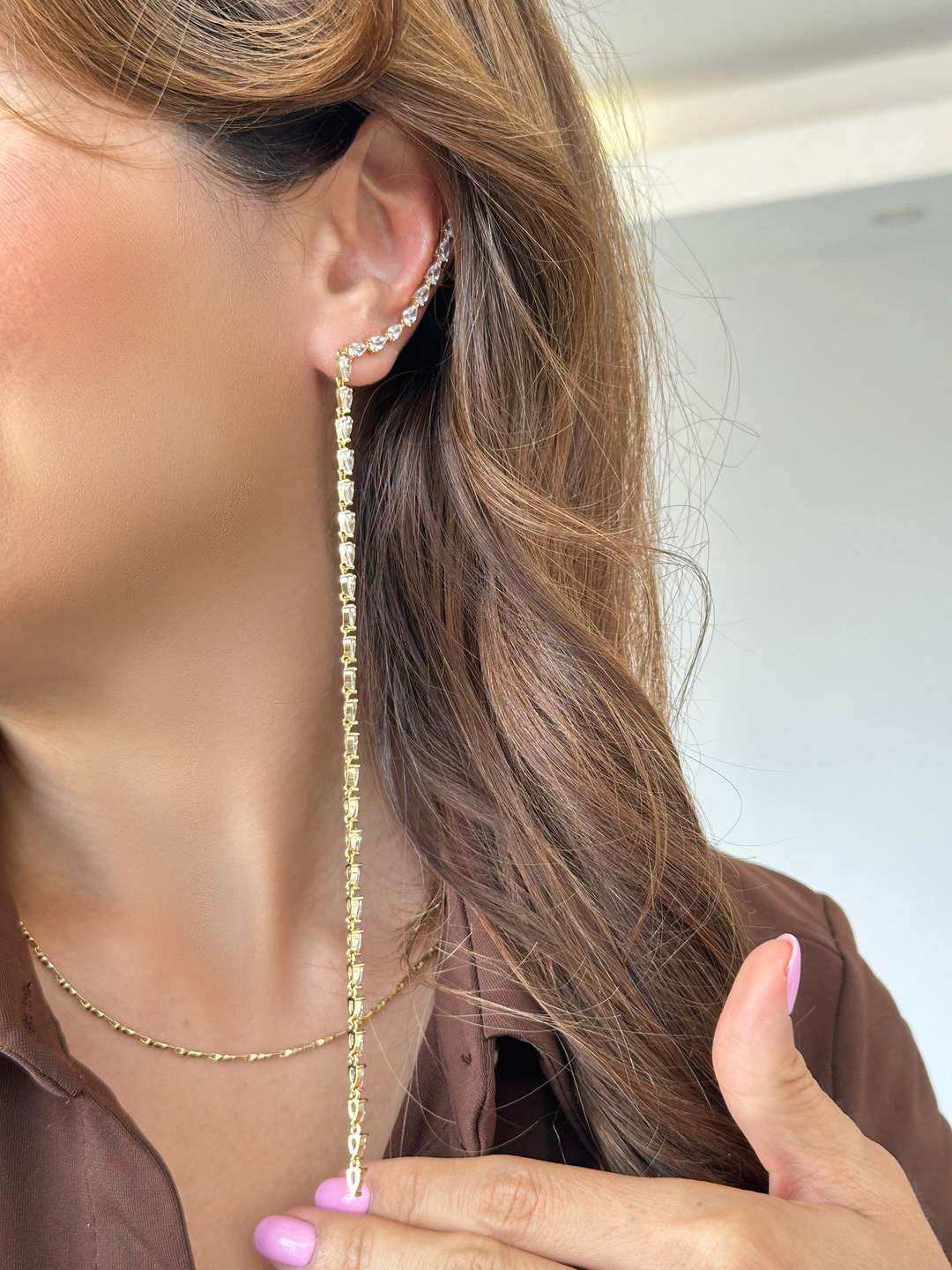 Özel Seri Damla Kristal Sallantılı Kıkırdak Küpe Gold