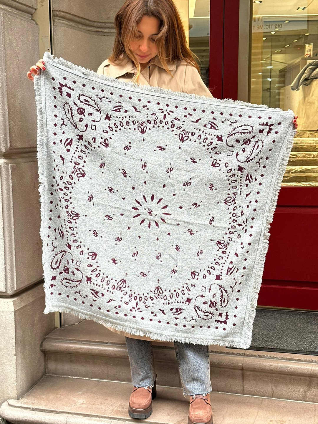 Püsküllü Kare Etnik Şal Gri-Bordo
