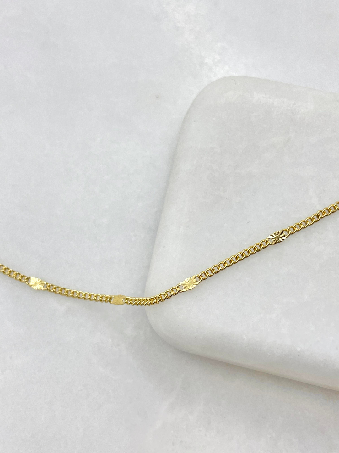 Çelik Lazer Kesim Plaka Detaylı Zincir Kolye Gold