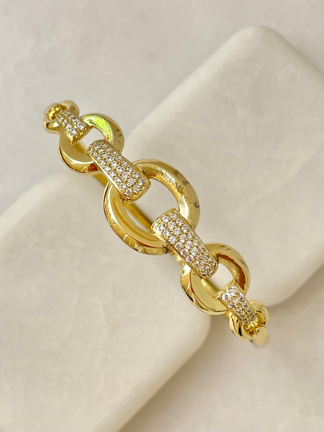 Özel Seri Zirkon Taşlı Zincir Model Kelepçe Gold