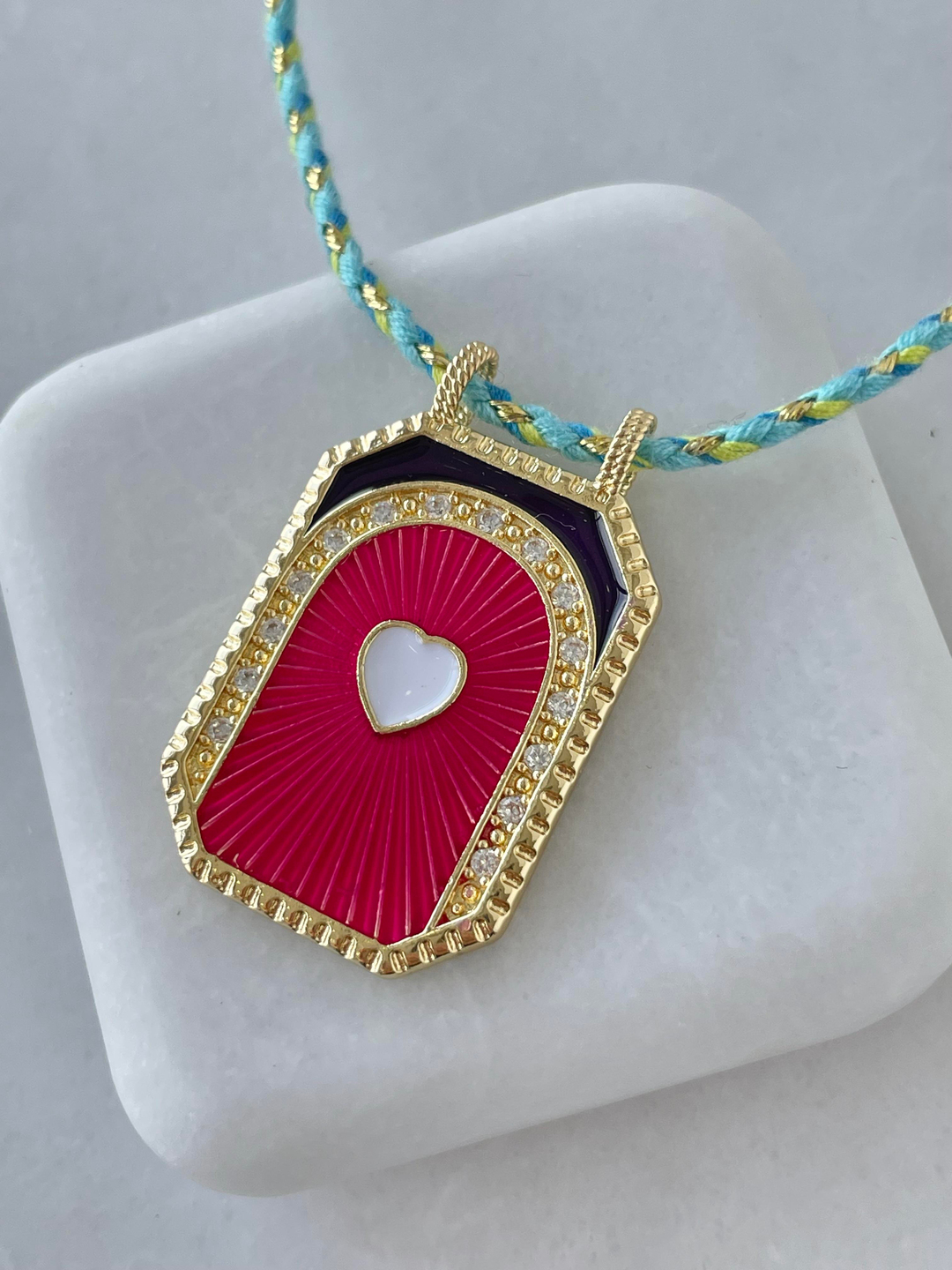 Kalp Sallantılı Işıltılı İp Kolye Gold