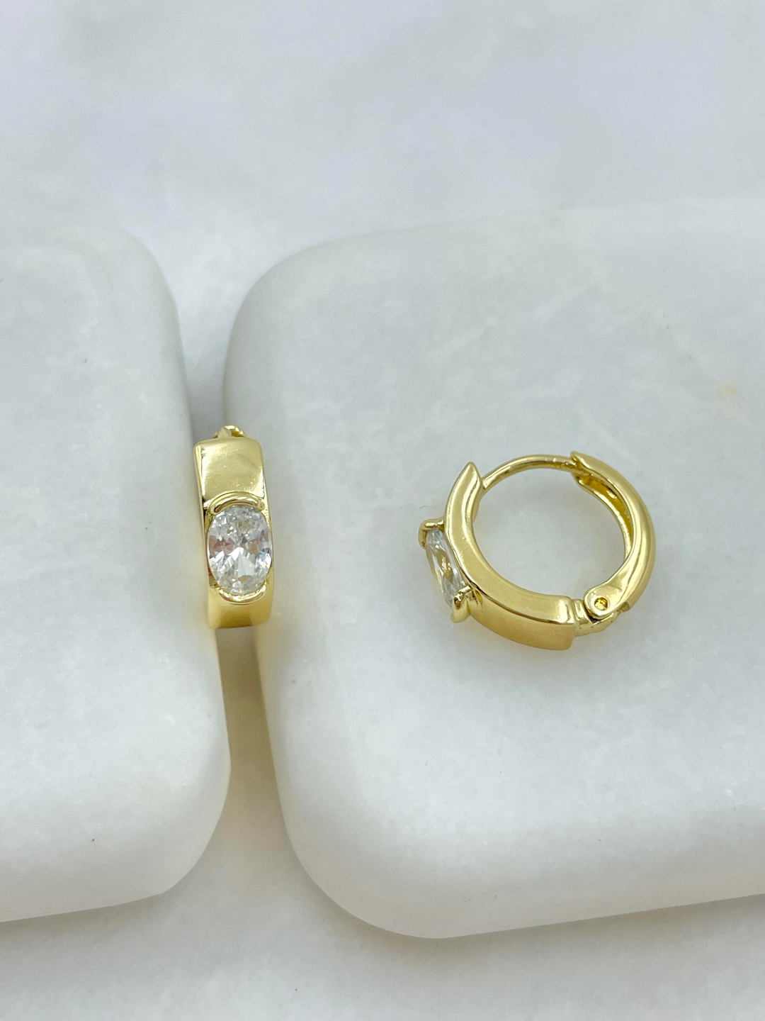 Özel Seri Zirkon Taşlı Köşeli Halka Küpe Gold