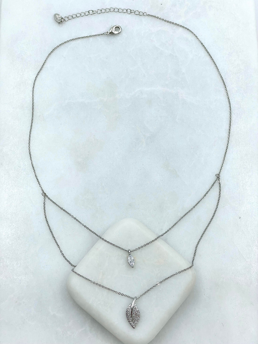 Altın Kaplama Yaprak ve Kristal Taş Sallantılı İkili Kolye Gümüş