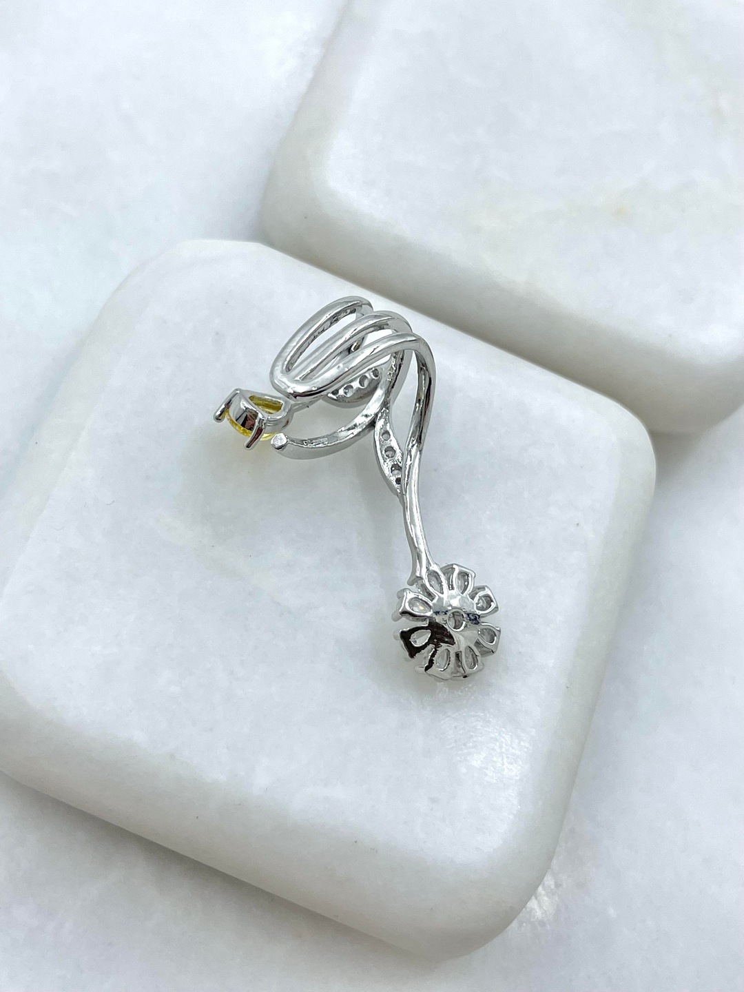 Altın Kaplama Kristal Taşlı Çiçek Kıkırdak Küpe Gümüş