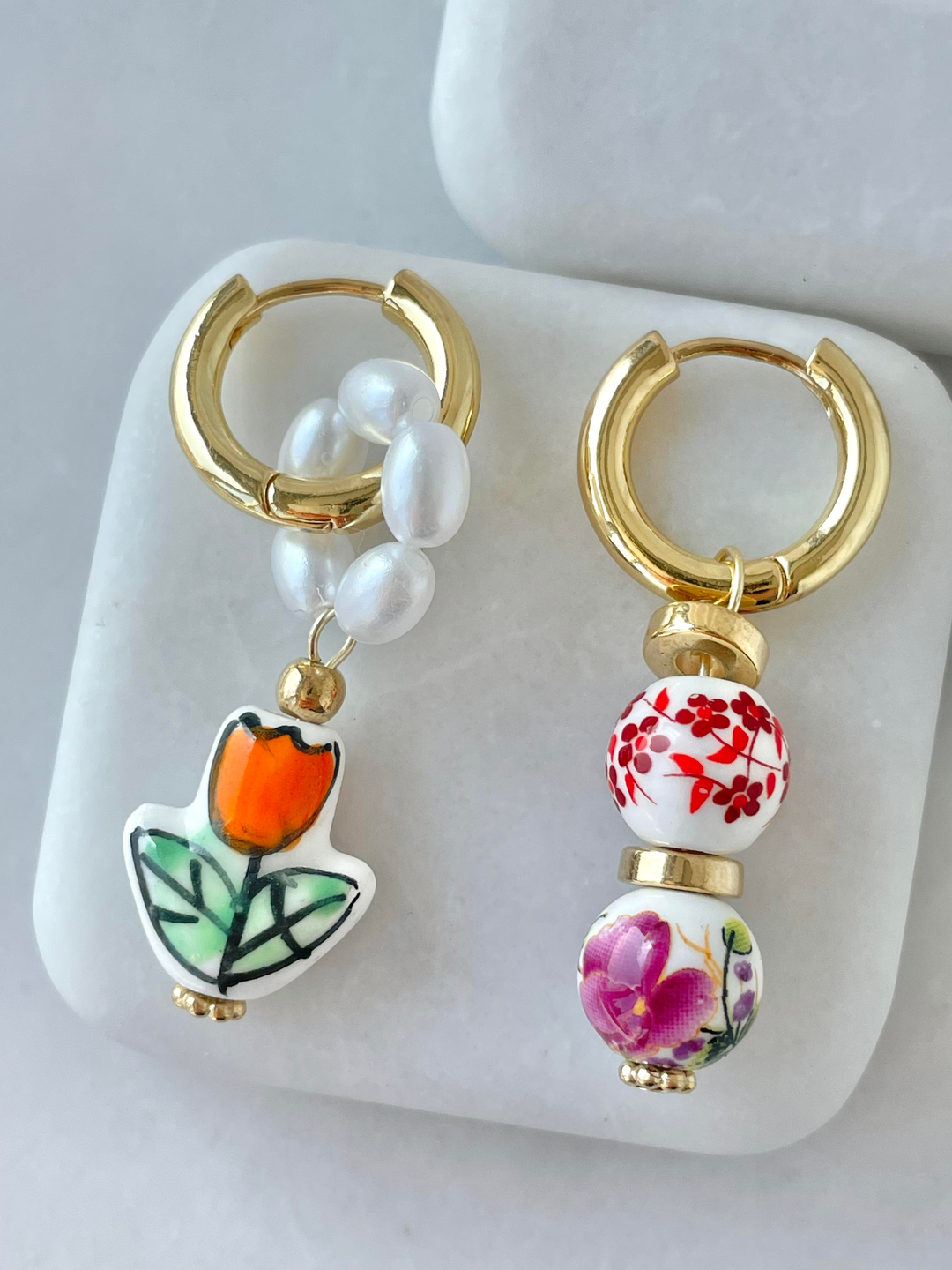 Altın Kaplama Turuncu Porselen Lale Charmlı Halka Küpe Gold