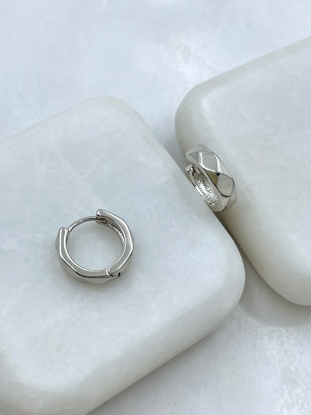 Özel Seri Minimal Yansımalı Küpe 1.3 cm Gümüş