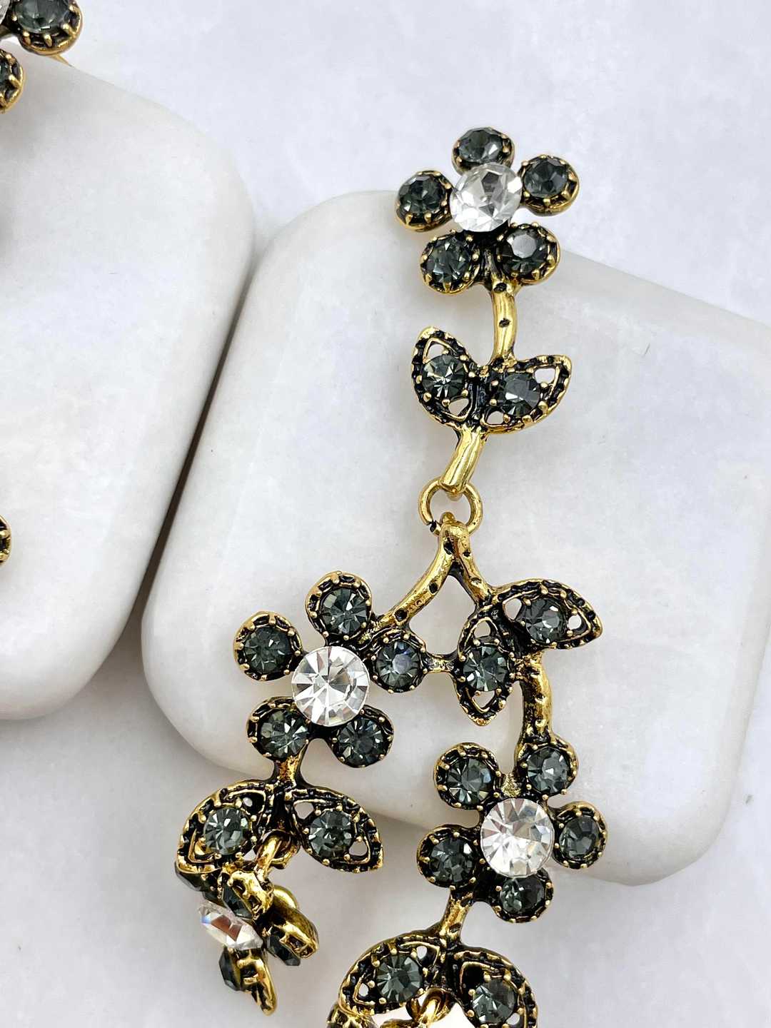 Altın Kaplama Kristal Taşlı Çiçek Küpe Gold