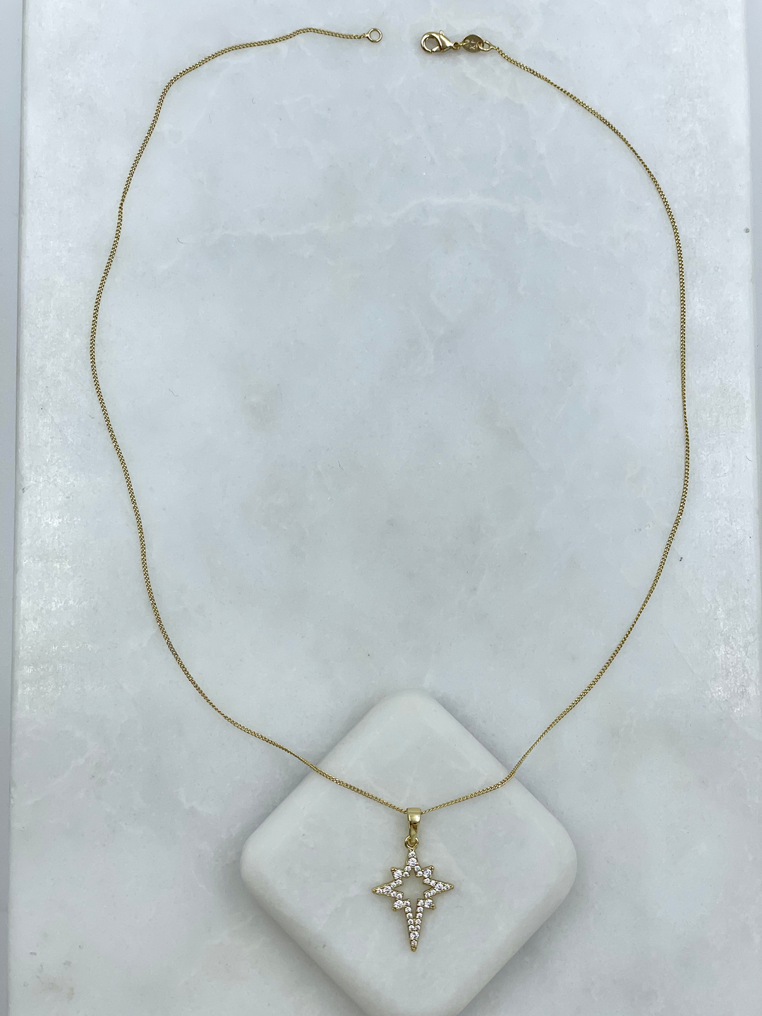 Özel Seri Gömme Taşlı Kuzey Yıldızı Kolye Gold