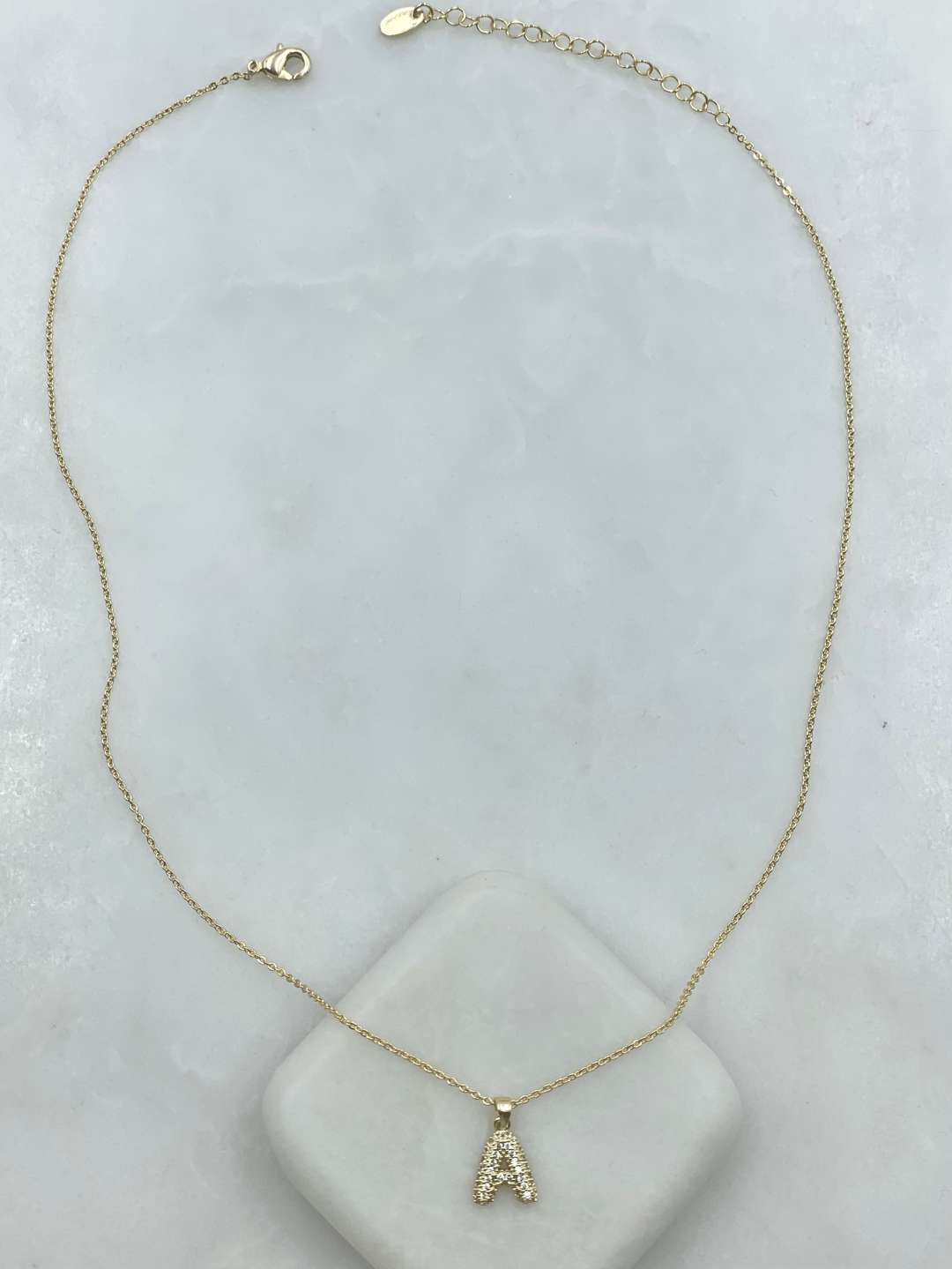 Altın Kaplama Gömme Taşlı Küçük Bombeli Harf Kolye Gold