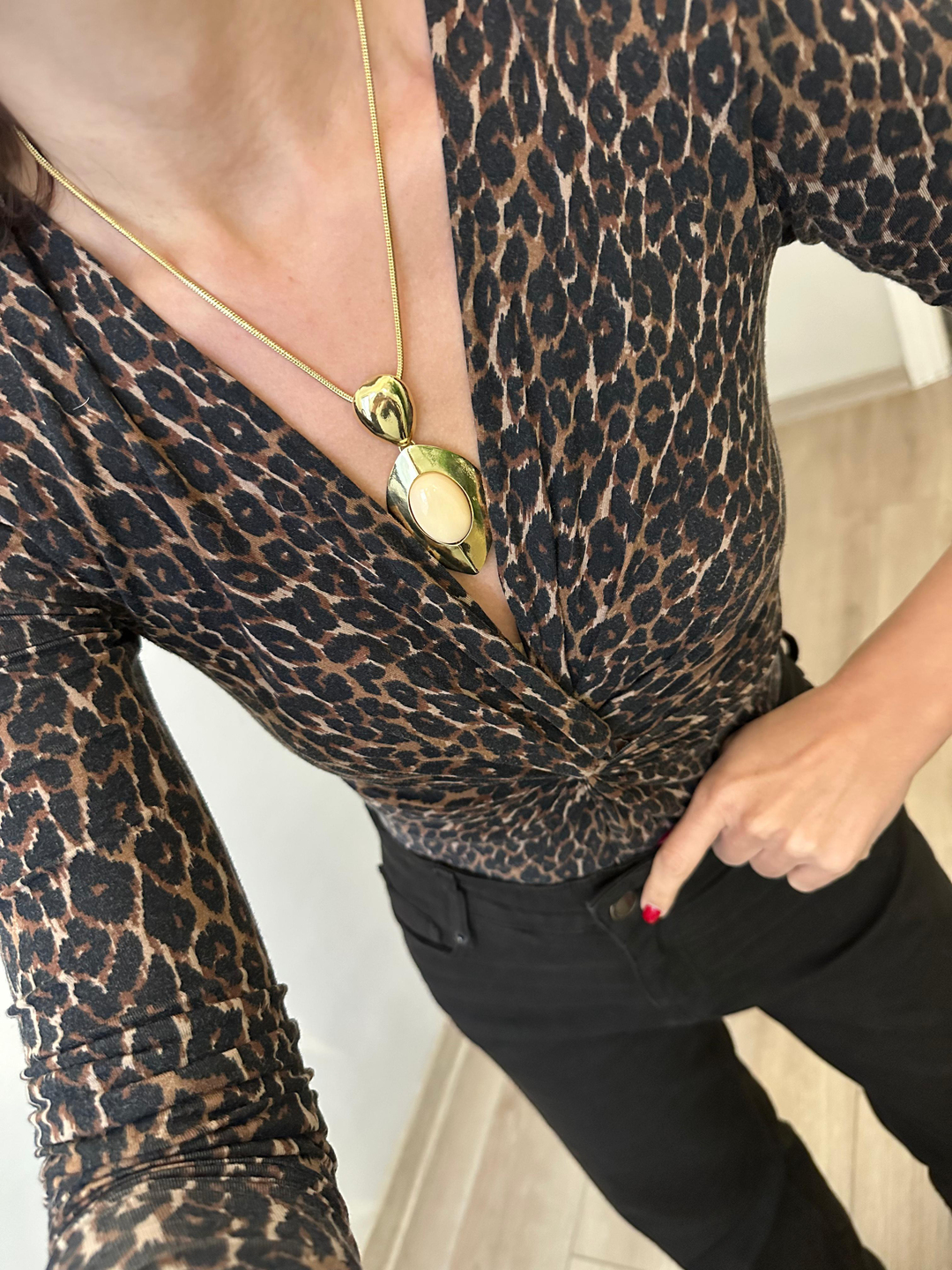 Altın Kaplama Doğal Taşlı Damla Model Vintage Kolye Ekru