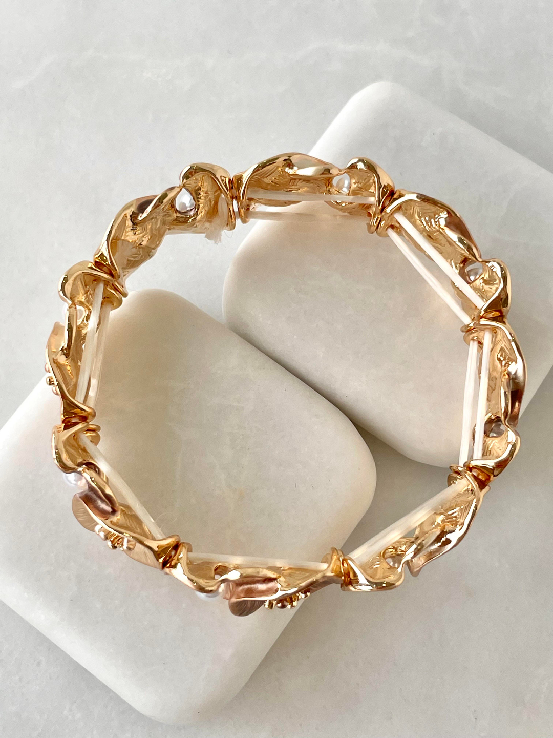 İncili Lotus Yaprağı Lastikli Bileklik Bronz Kahve