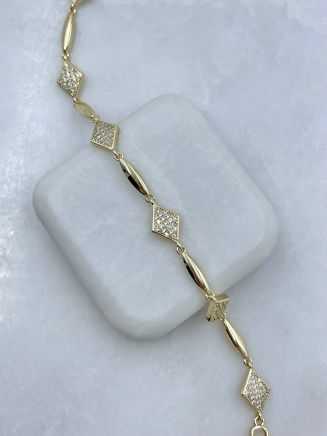 Altın Kaplama Gömme Taşlı Royal Bileklik Gold