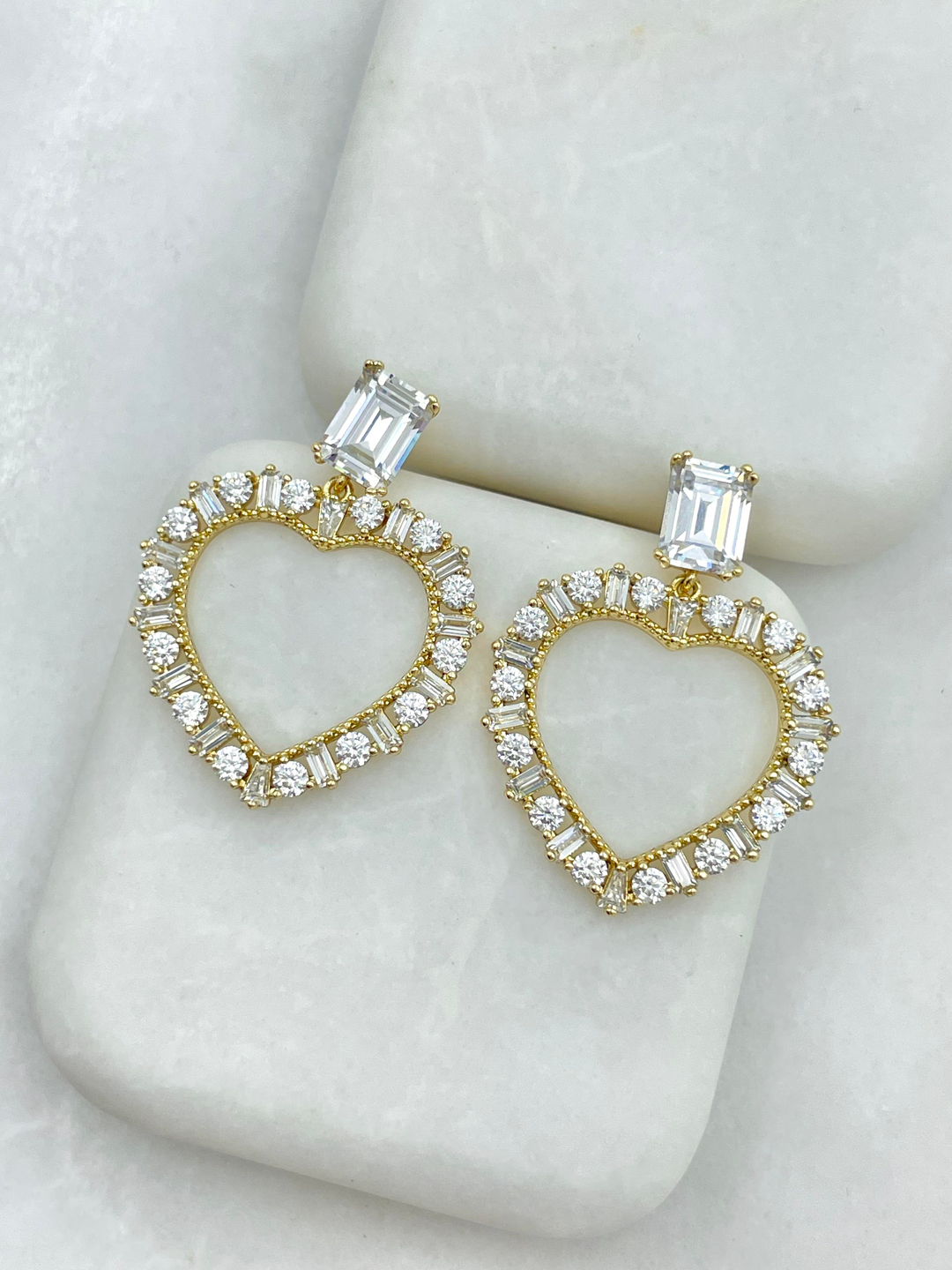 Özel Seri Kristal Taşlı İçi Boş Kalp Küpe Gold