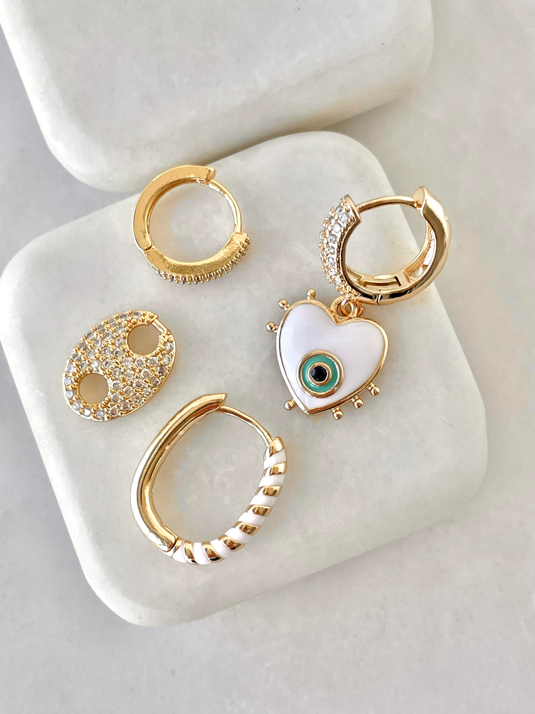 Altın Kaplama Üçlü Mineli Nazar Küpe Gold