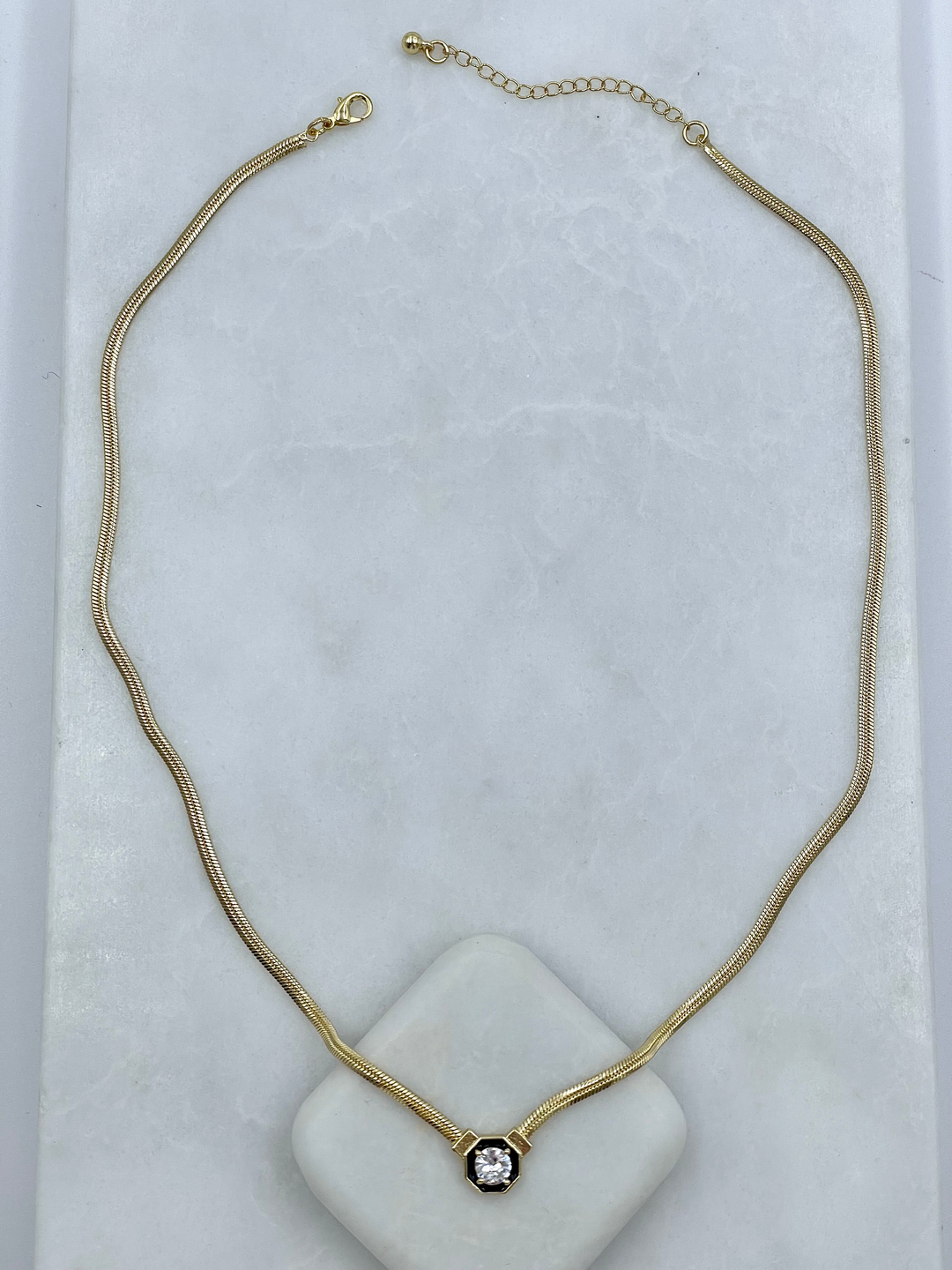 Altın Kaplama Siyah Mineli Kristal Taşlı Yılan Zincir Kolye