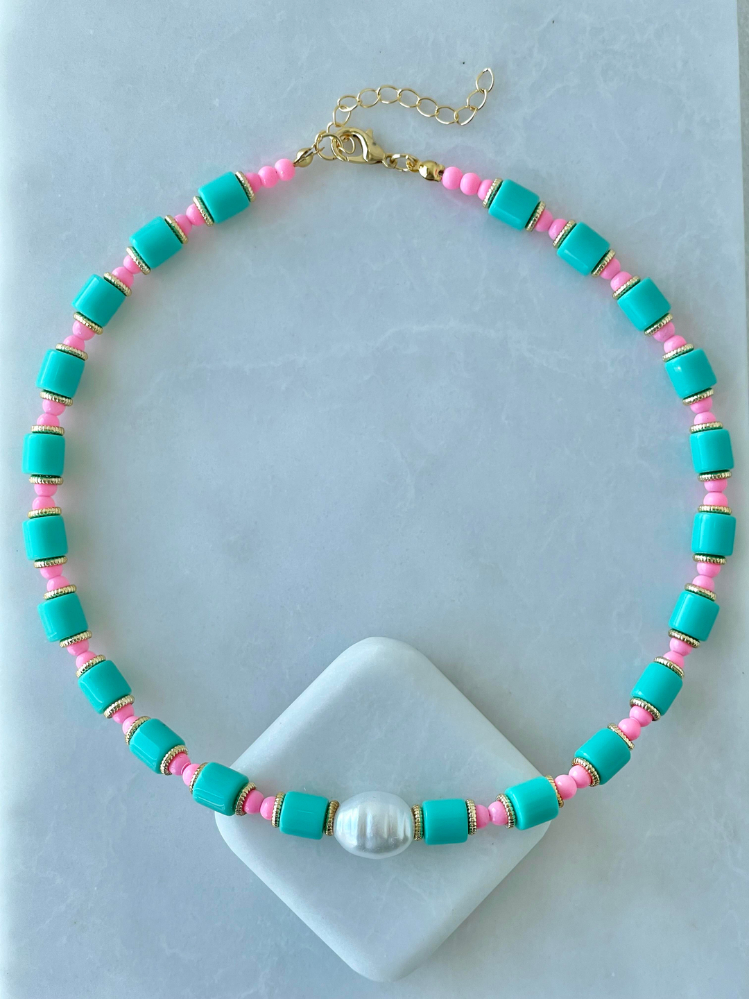 İncili Gold Detaylı Boru Boncuk Kolye Pembe