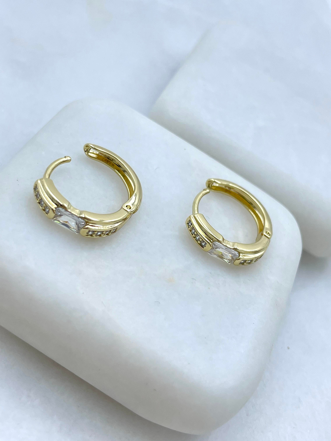 Özel Seri Baget Taşlı Tasarım Küpe Gold