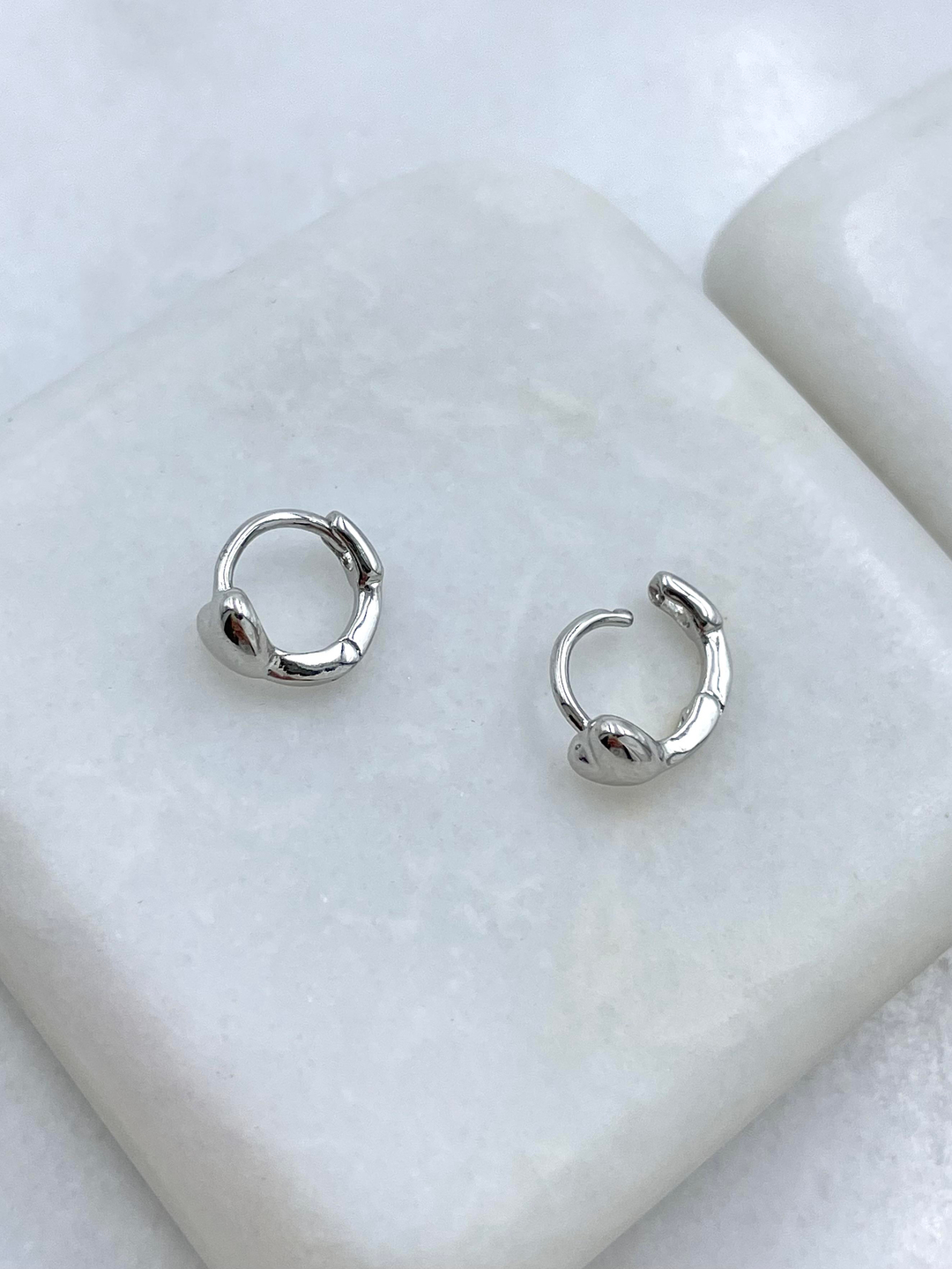 Özel Seri Minimal Kalpli Halka Küpe Gümüş