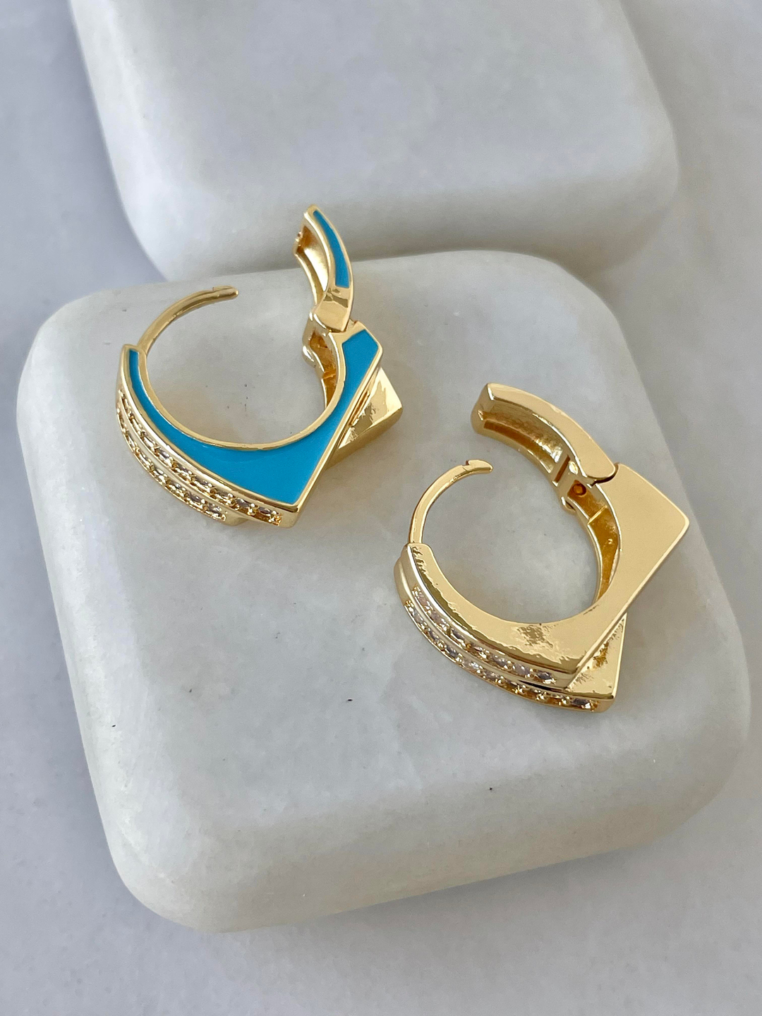 Altın Kaplama Taşlı Tasarım Halka Küpe Mavi