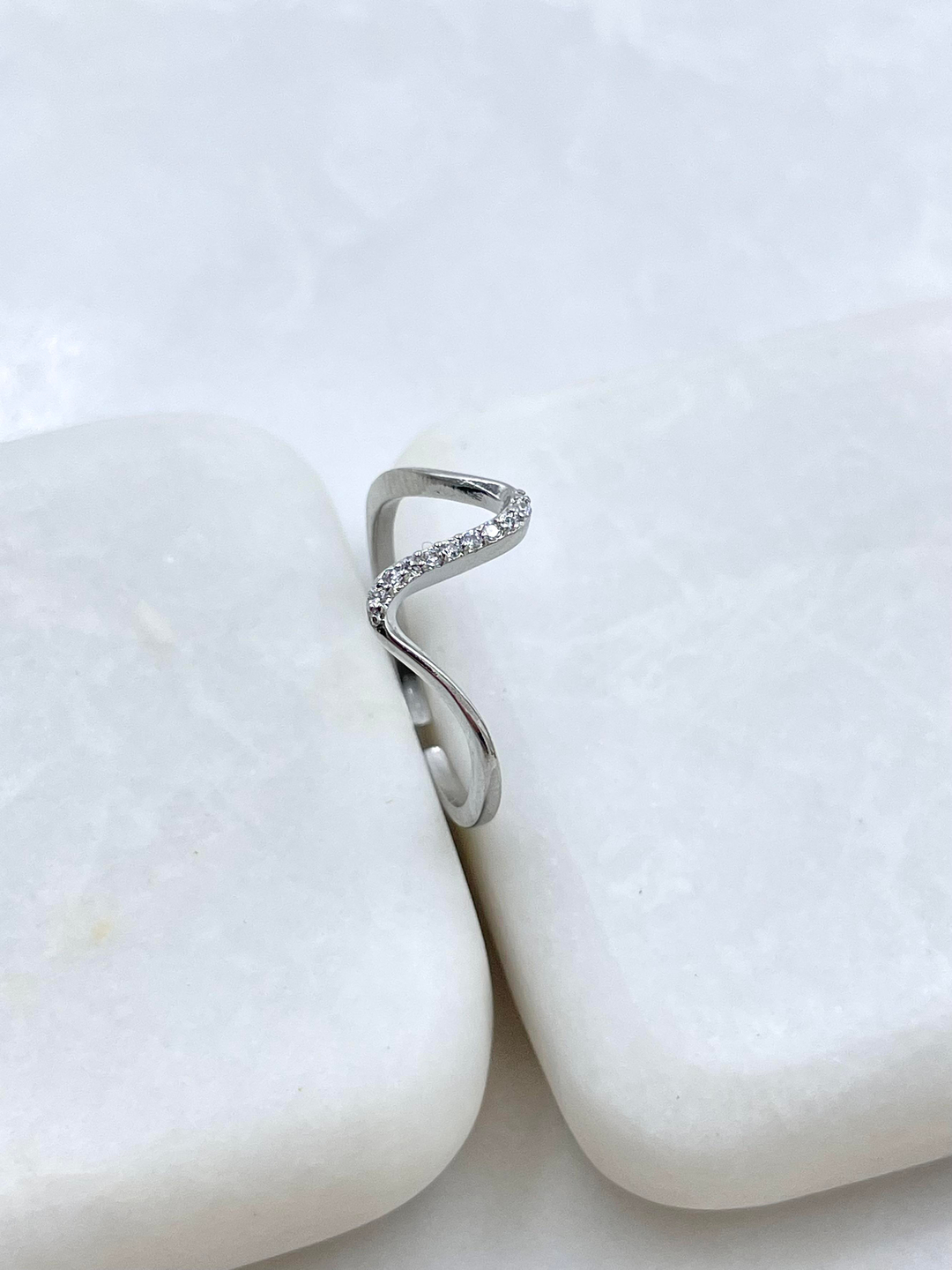 Altın Kaplama Gömme Taşlı Dalga Model Yüzük Gümüş