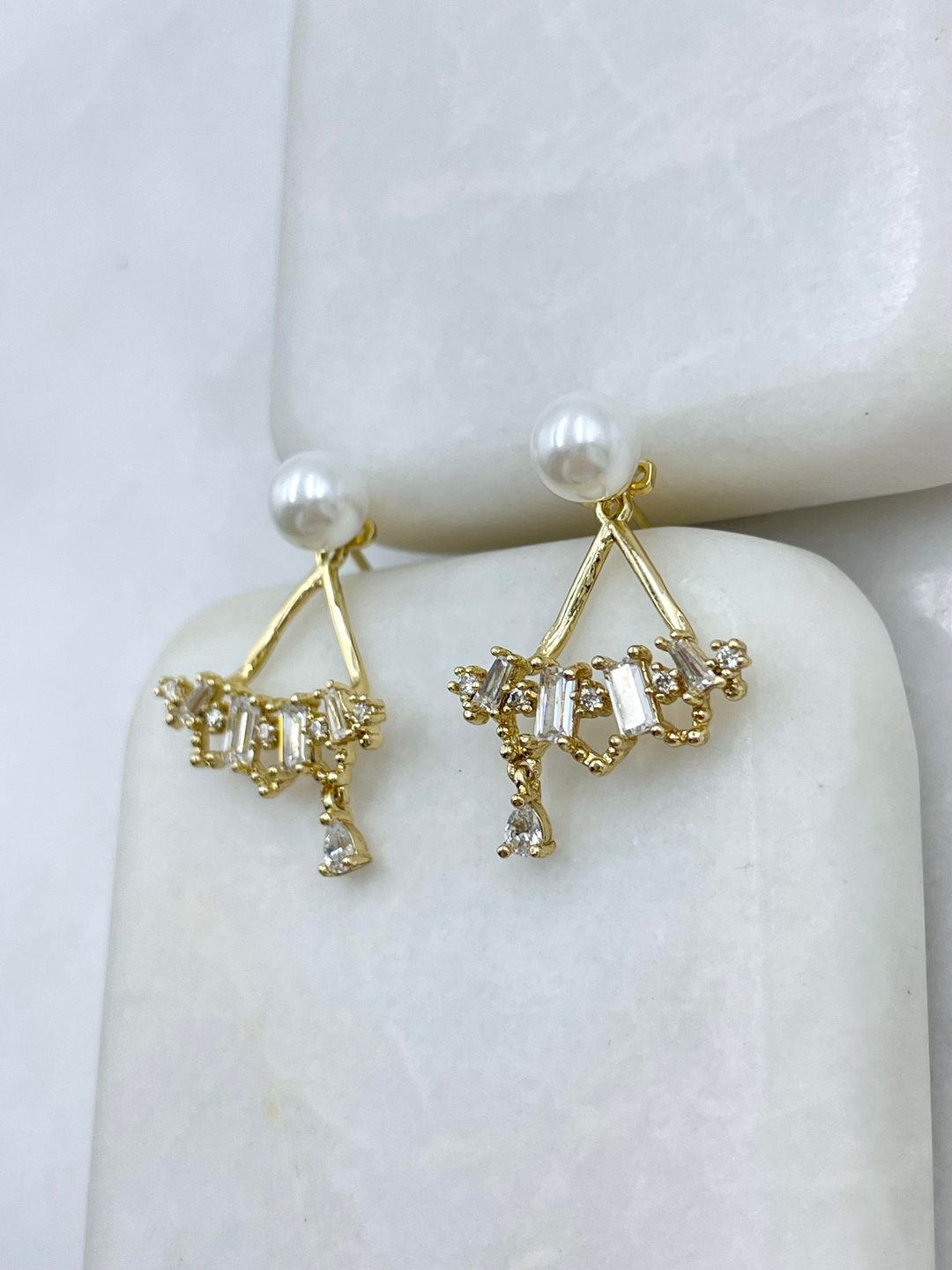 Özel Seri İkili Kullanım İnci Tasarım Küpe Gold